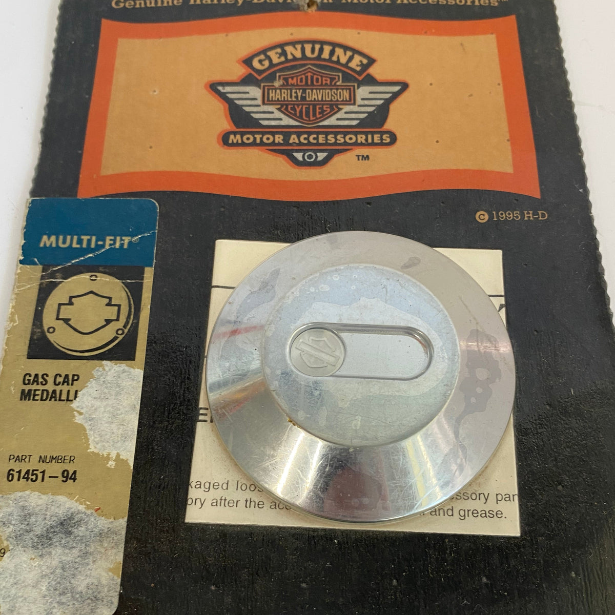 Médaillon Aluminator bouchon de carburant Harley Davidson REF 61451-94
