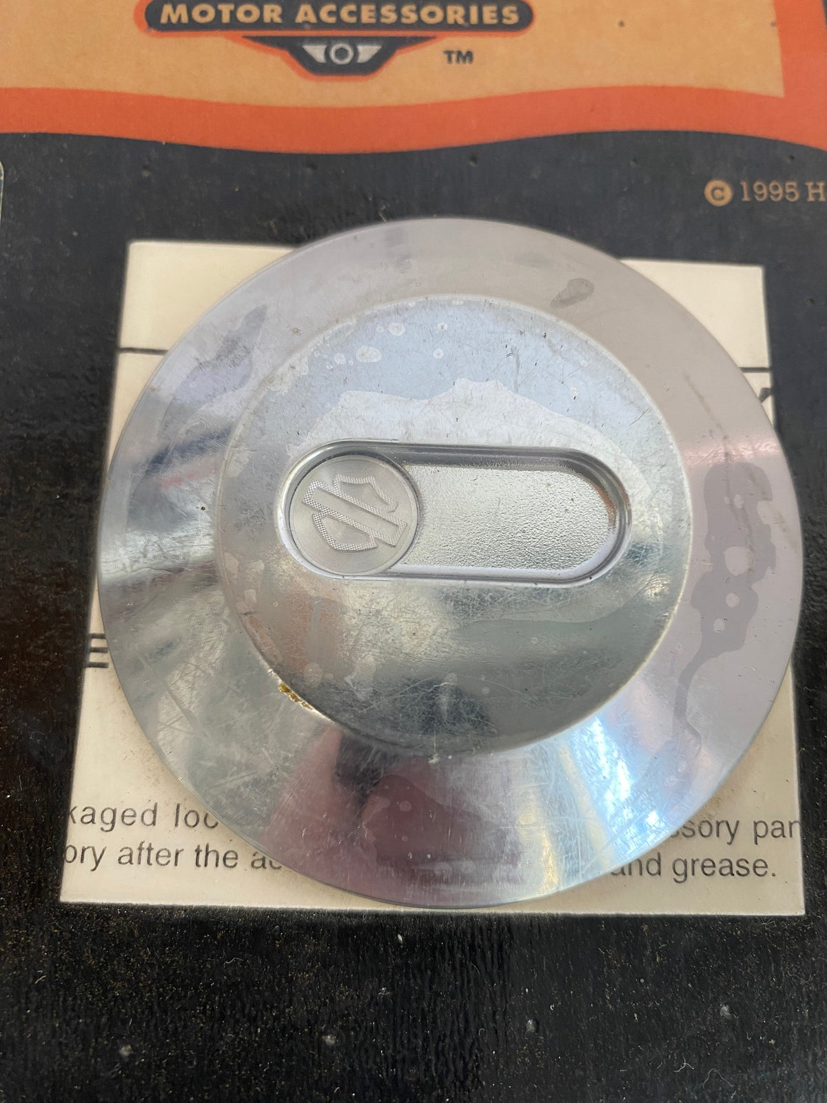 Médaillon Aluminator bouchon de carburant Harley Davidson REF 61451-94
