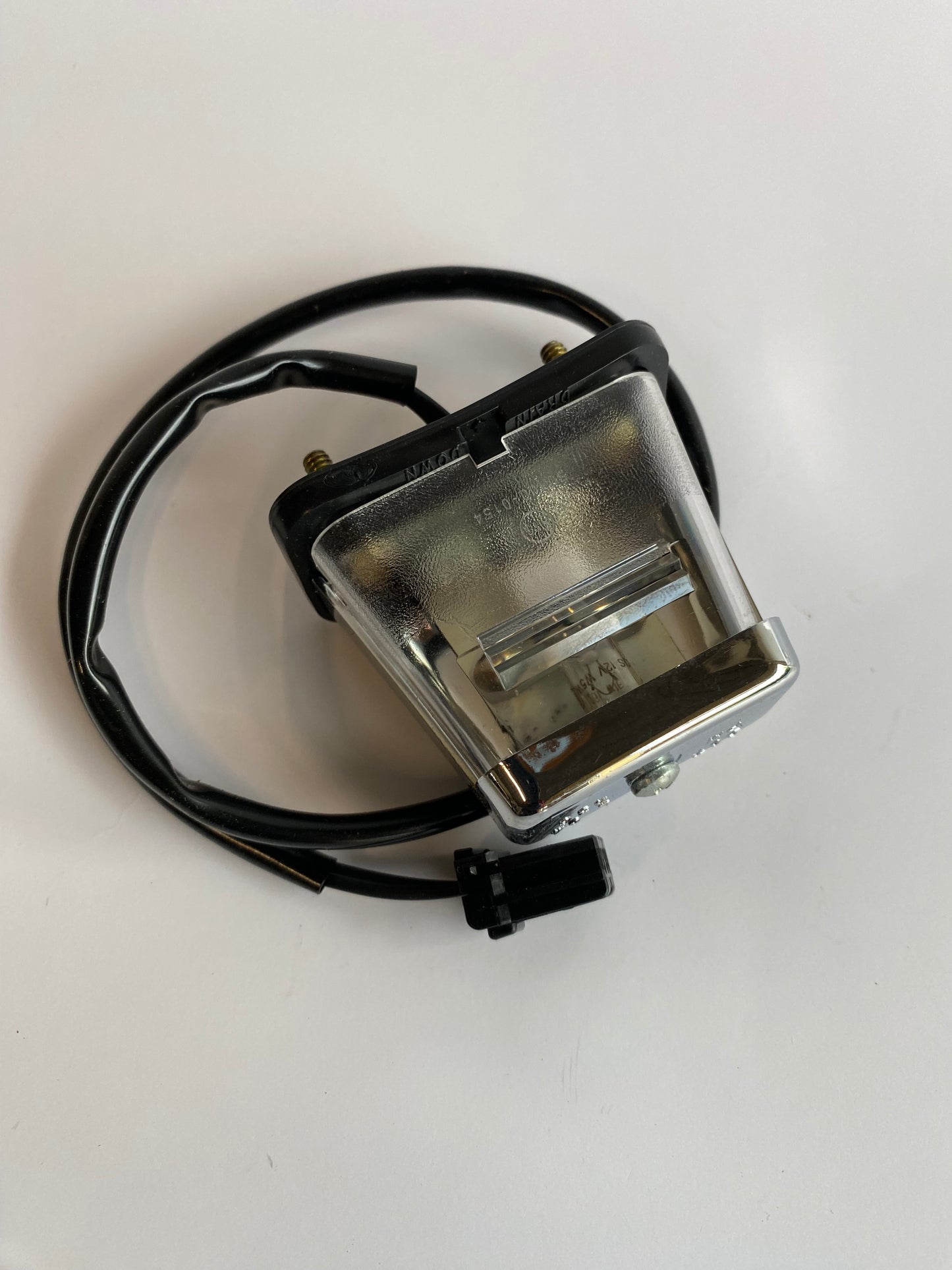 Eclairage de plaque immatriculation chrome Harley Davidson REF OEM 68180-99