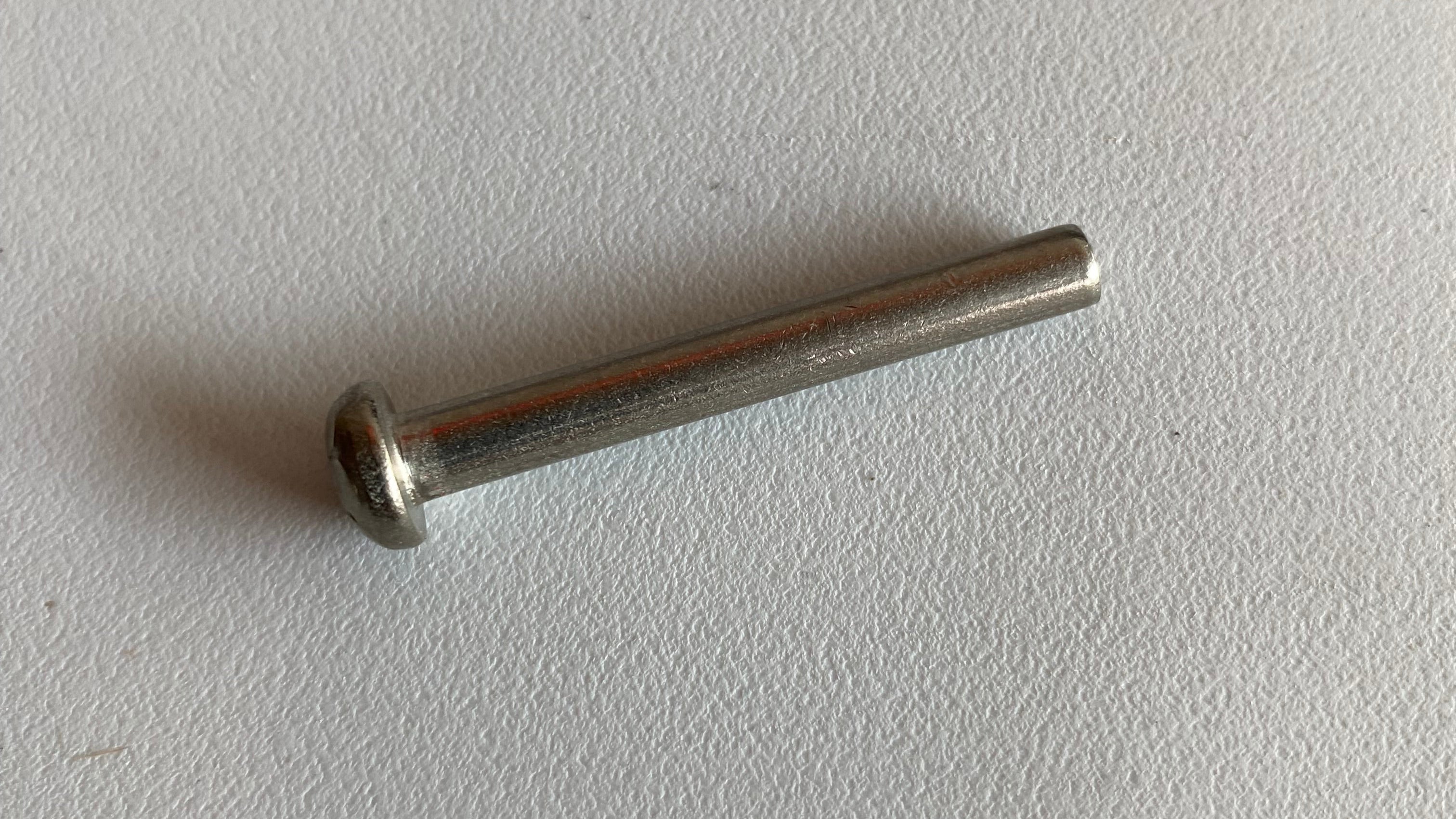 Axe de charnière Tour Pak Touring Harley Davidson REF OEM 8500A