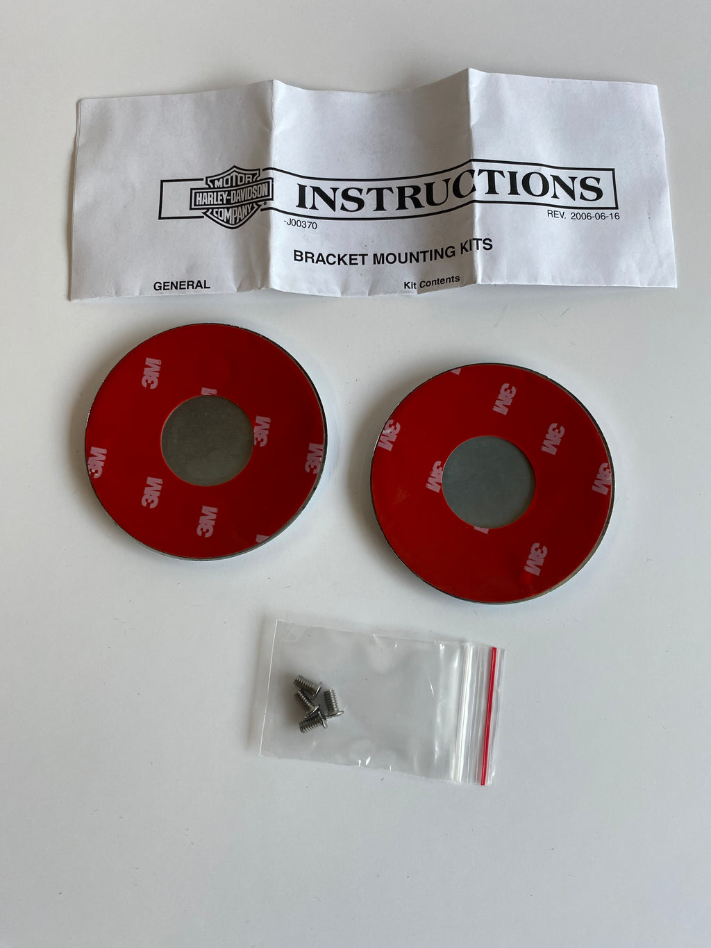 Kit de montage d'emblème réservoir Harley Davidson REF OEM : 61781-91T