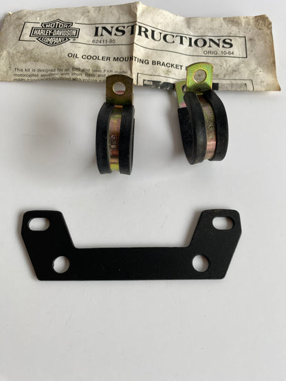 Kit fixation radiateur d'huile FXR Harley Davidson REF OEM : 62411-85