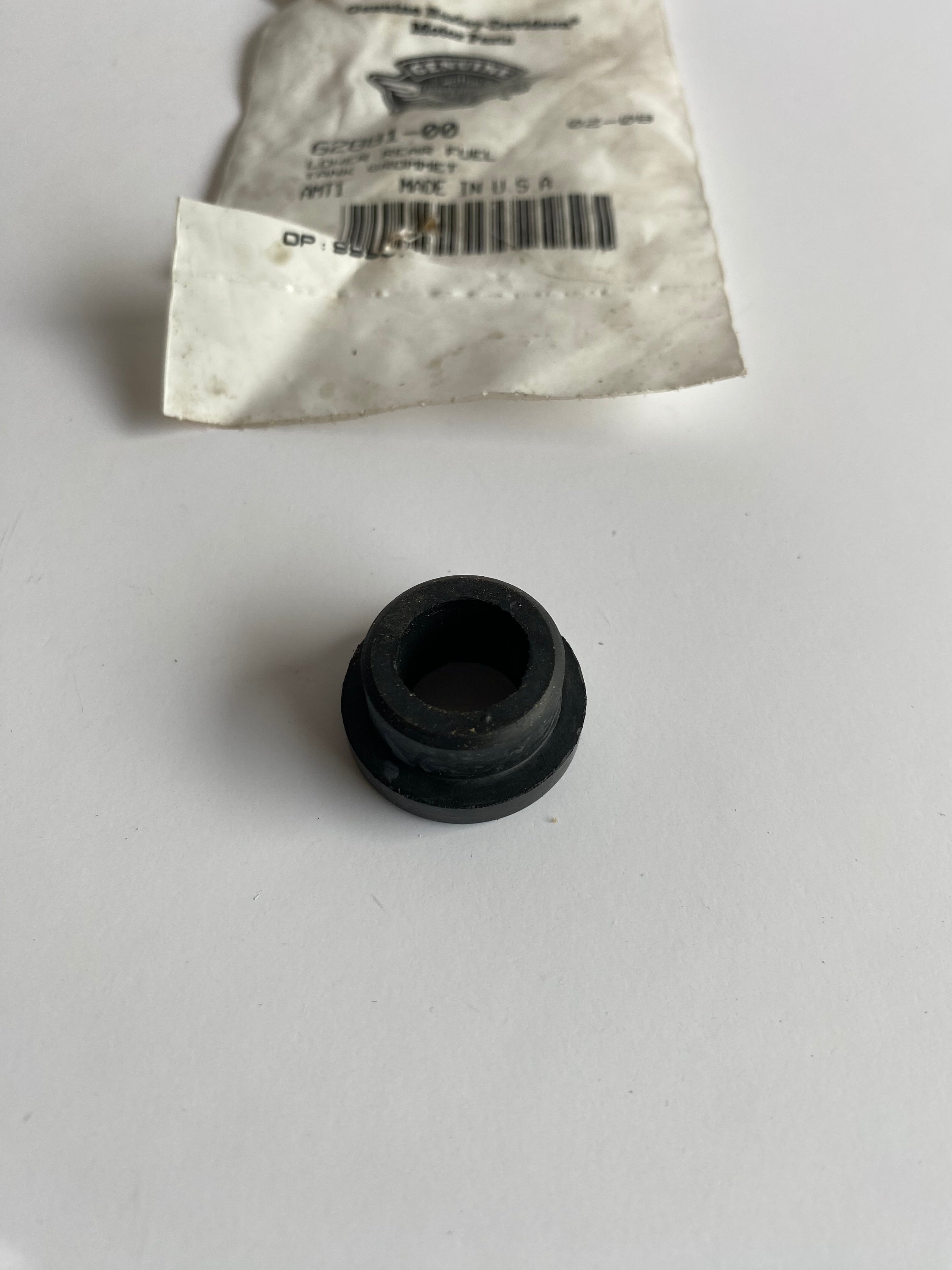 Silent bloc réservoir carburant Harley Davidson REF OEM 62881-00
