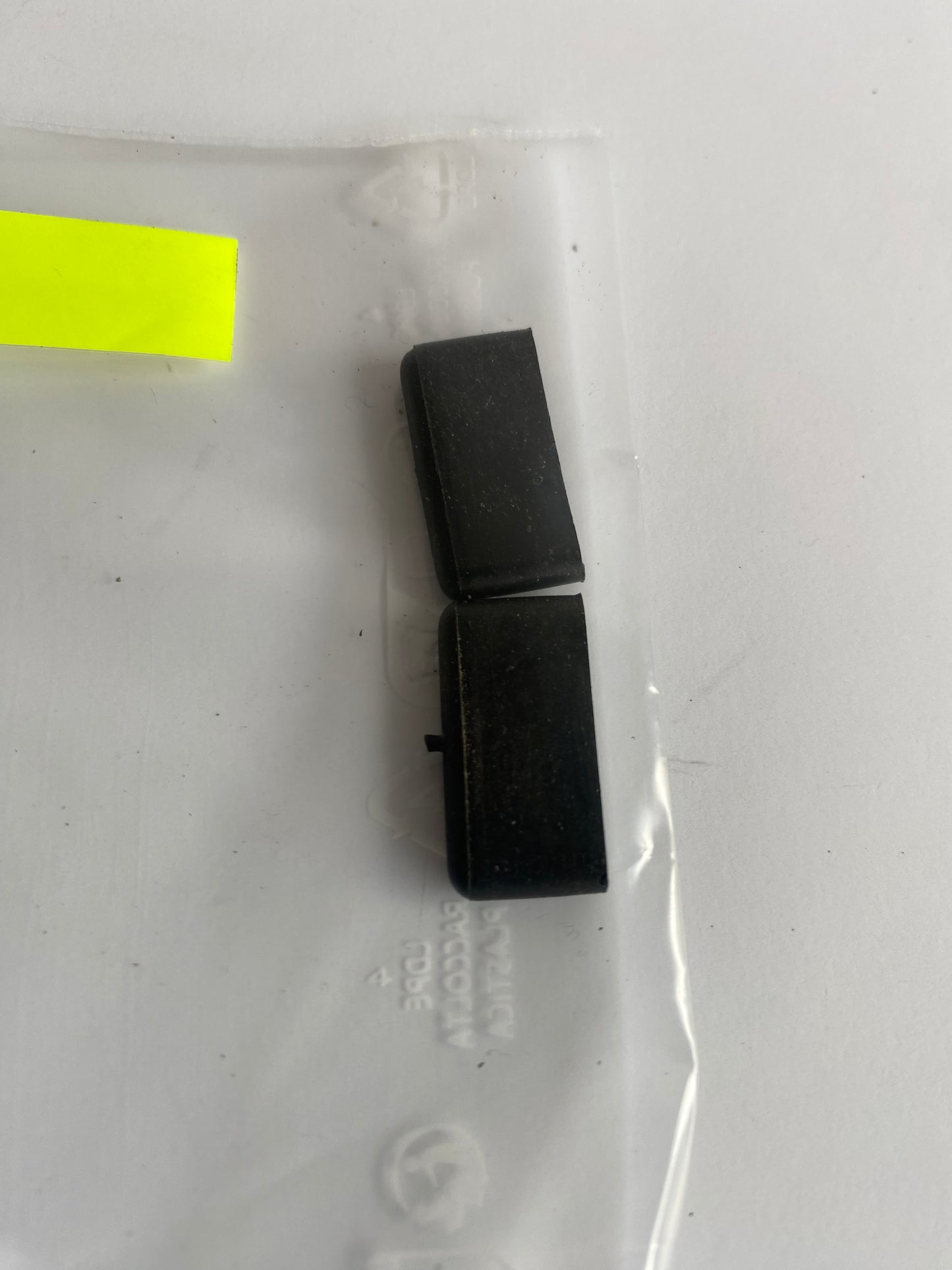 Caoutchouc pour couvercle latéral de batterie Harley Davidson REF OEM : 66029-80