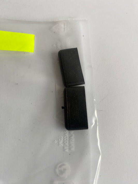 Caoutchouc pour couvercle latéral de batterie Harley Davidson REF OEM : 66029-80