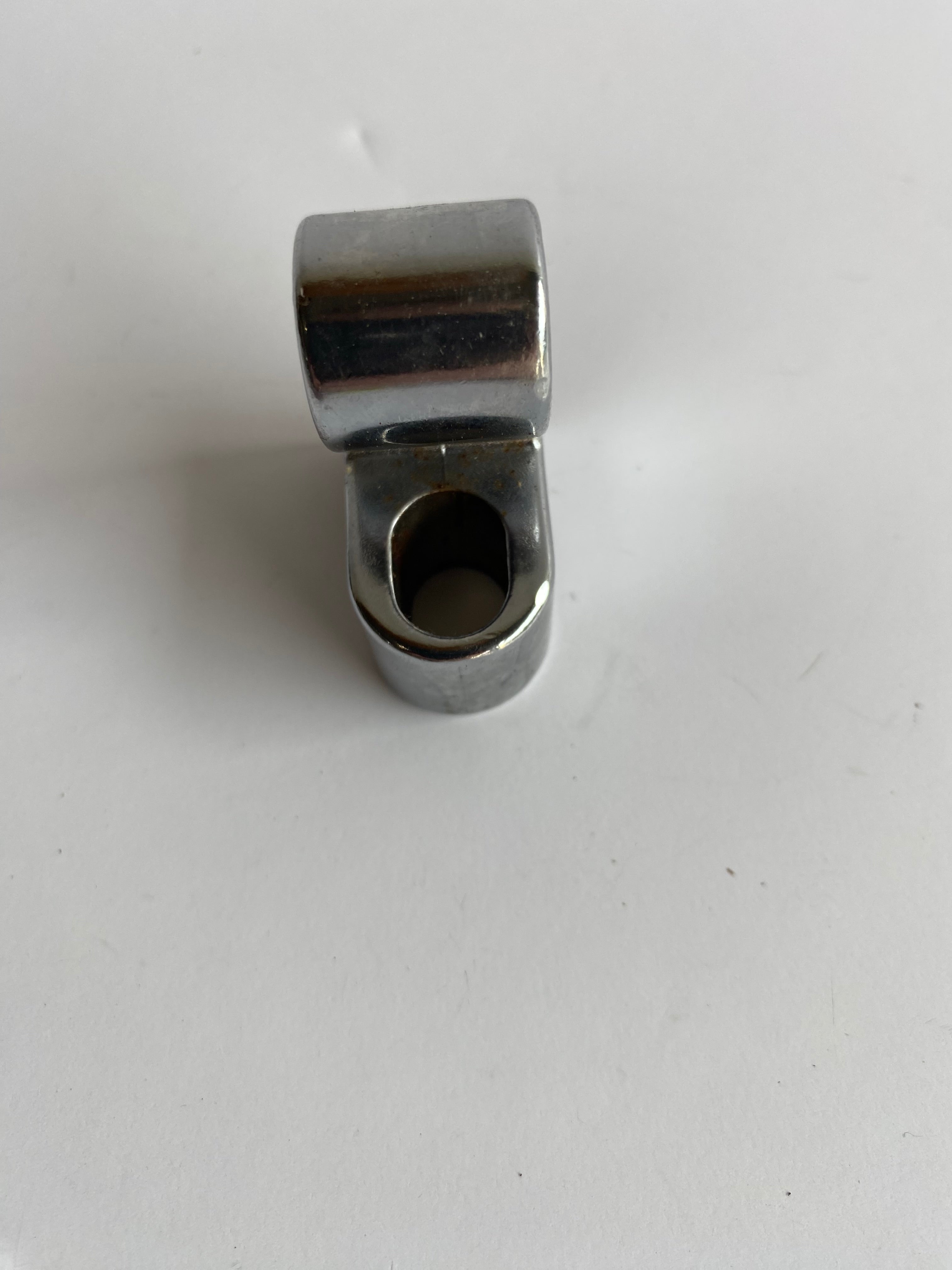 Harley Davidson Chrom-Scheinwerferhalterung OEM-Referenz: 67771-88