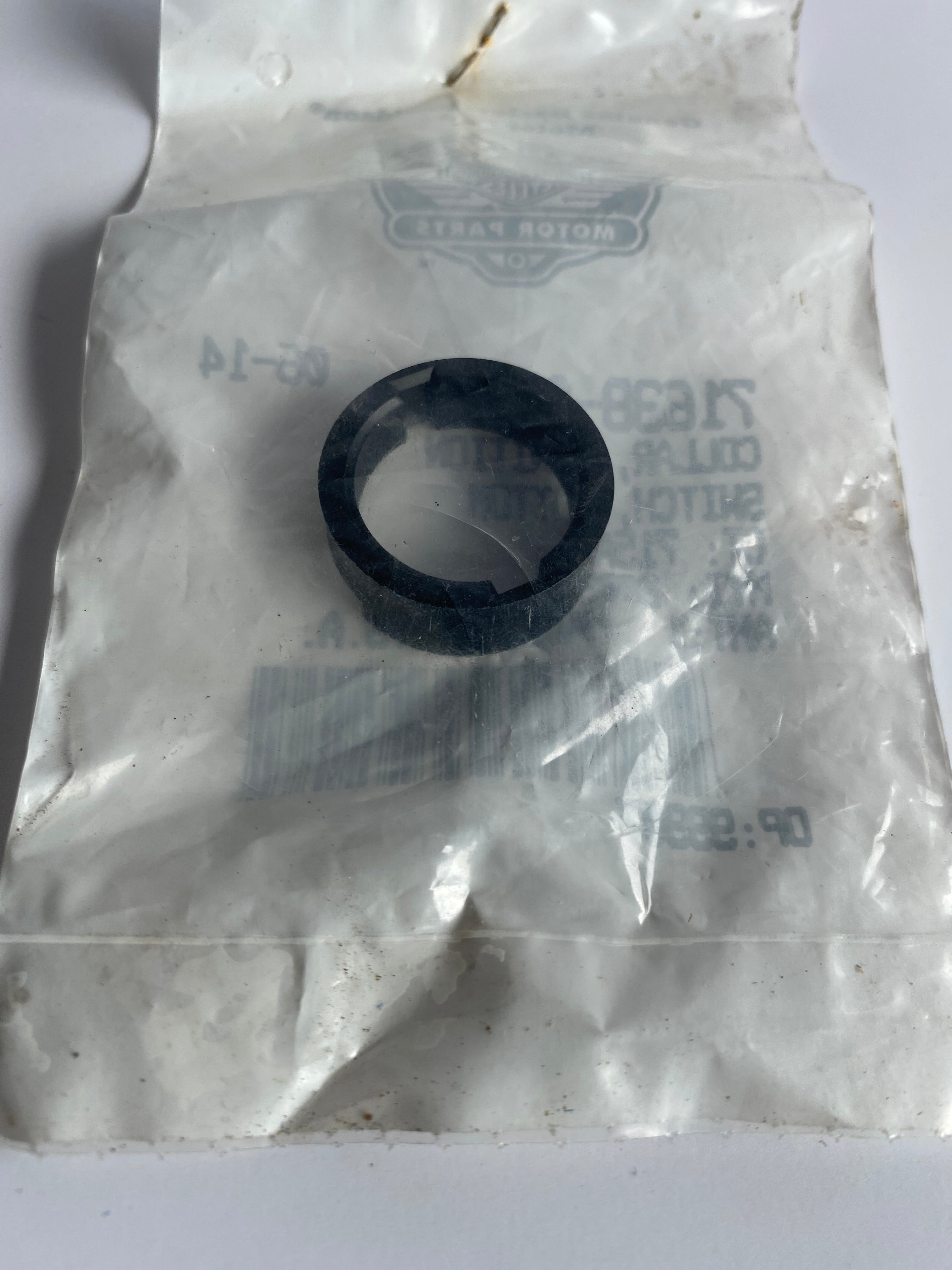 Entretoise de contacteur à clés Harley Davidson REF OEM : 71638-03