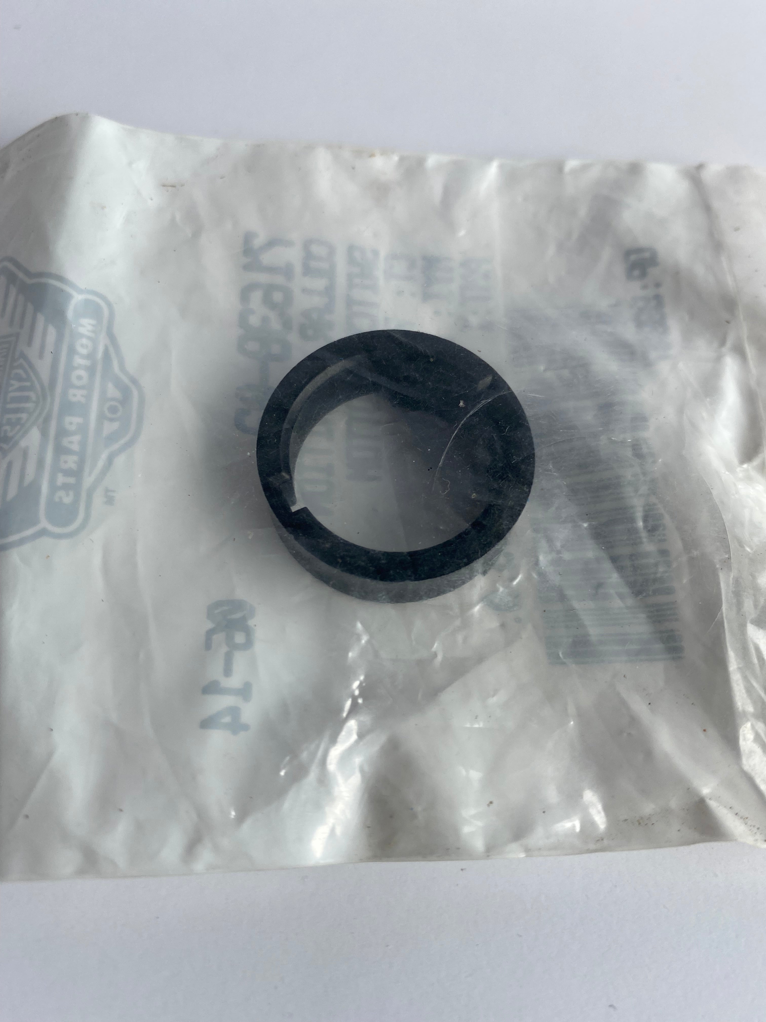 Entretoise de contacteur à clés Harley Davidson REF OEM : 71638-03