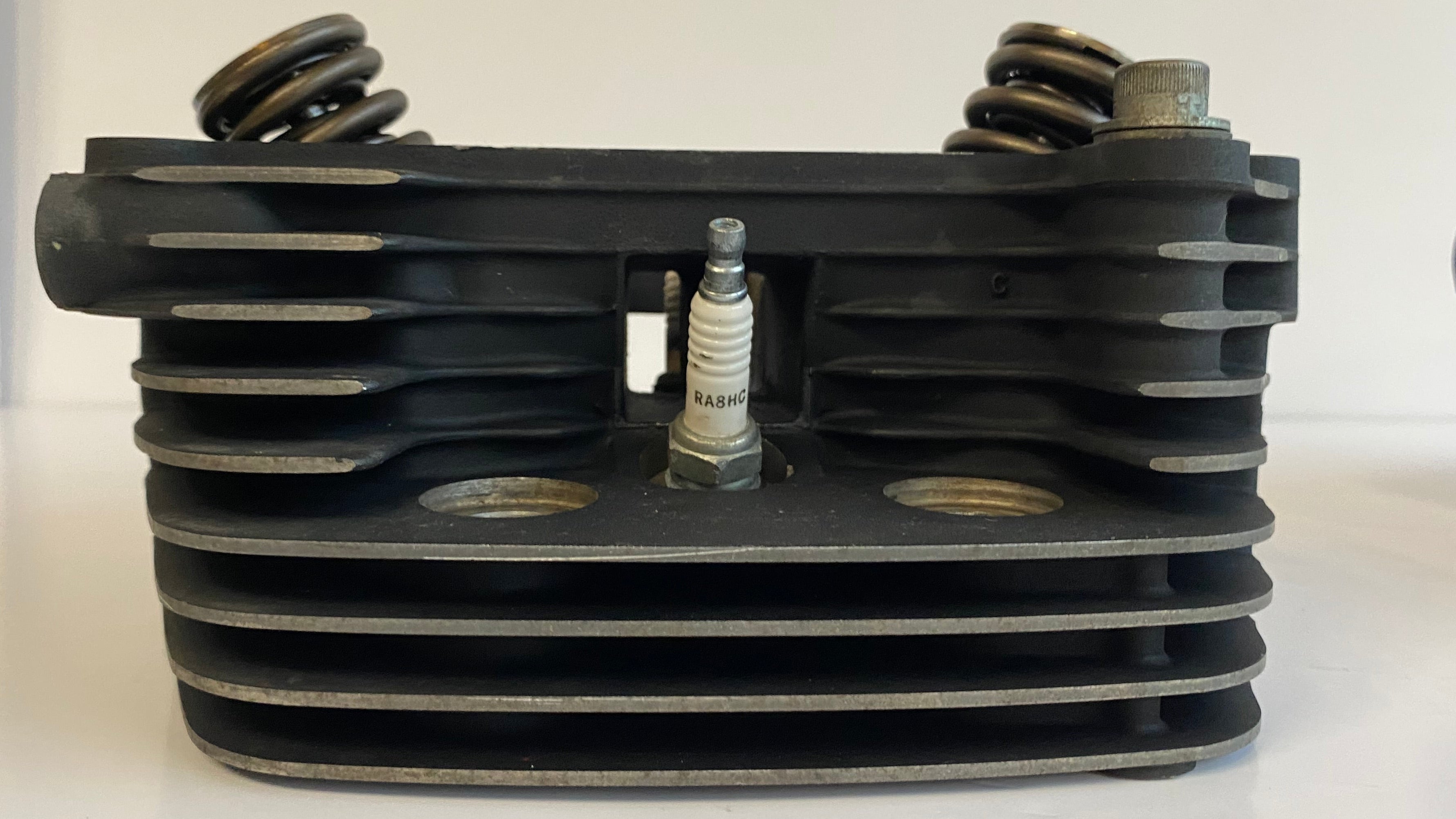Jeu de culasses Sportster 1200 S 4 bougies Harley Davidson REF OEM 16630-98 & 16633-98