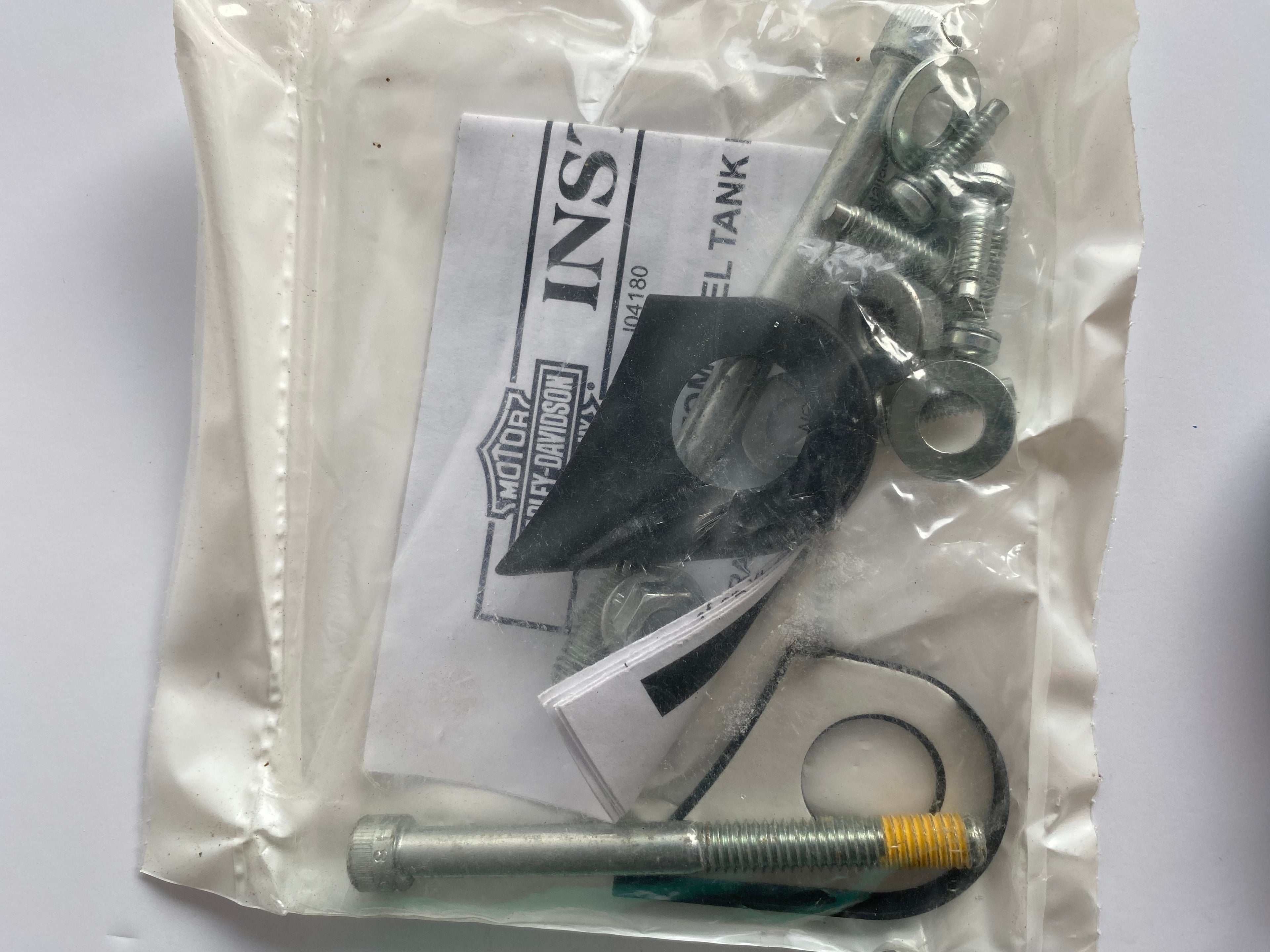 Kit installation pour réservoir 17 litres sportster Harley Davidson REF OEM 62999-07