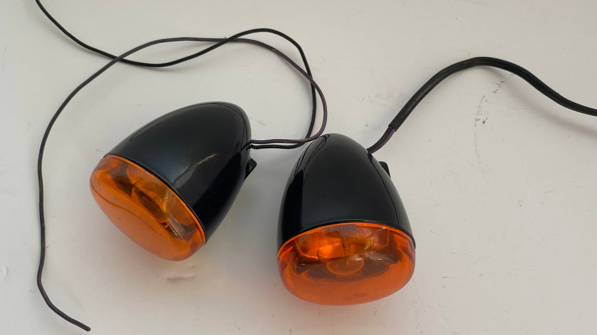 Jeu de 2 clignotants avants noirs Harley Davidson REF OEM 68730-07