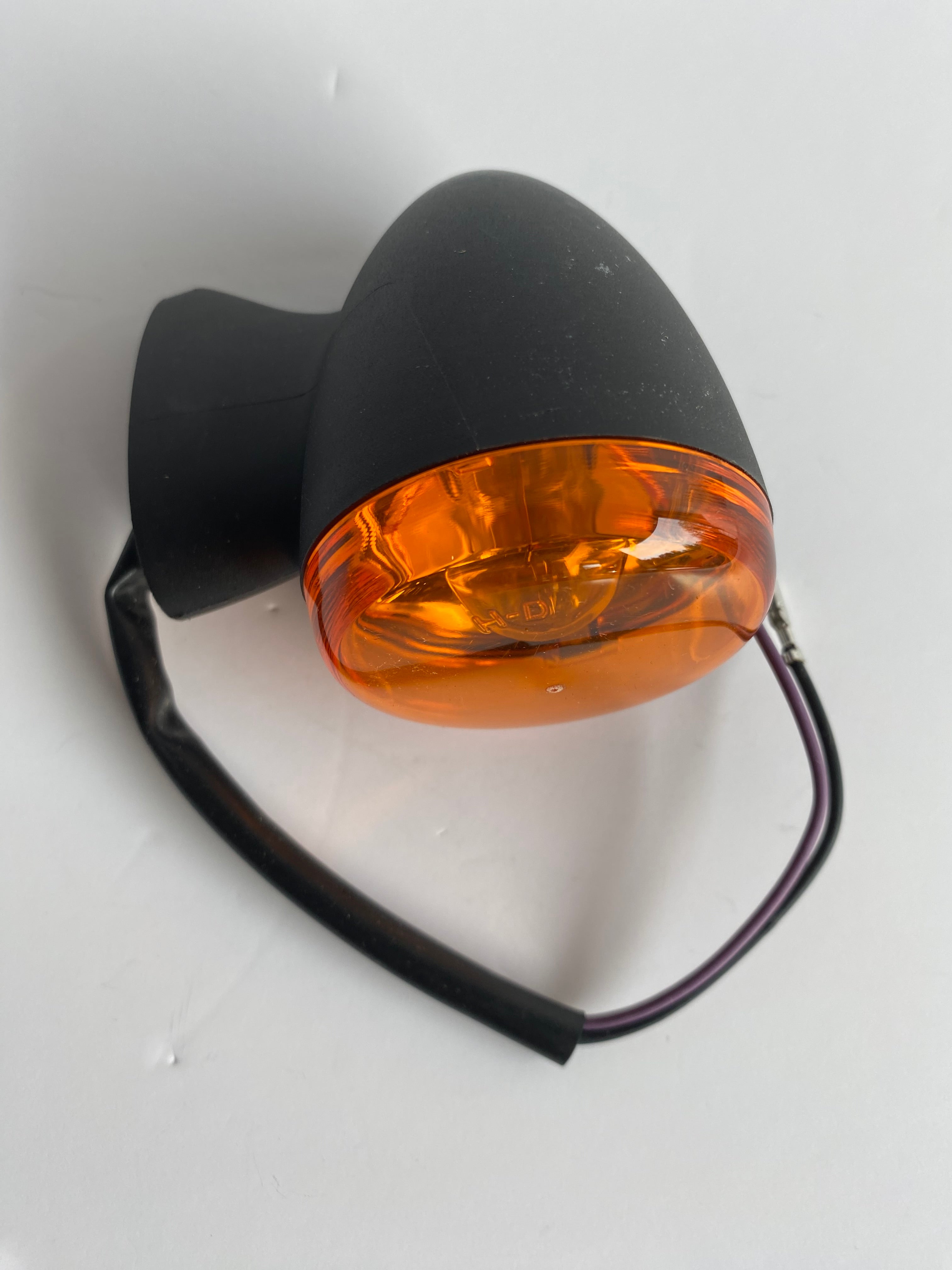Harley Davidson Mattschwarzer hinterer Blinker OEM-Referenz: 68984-01