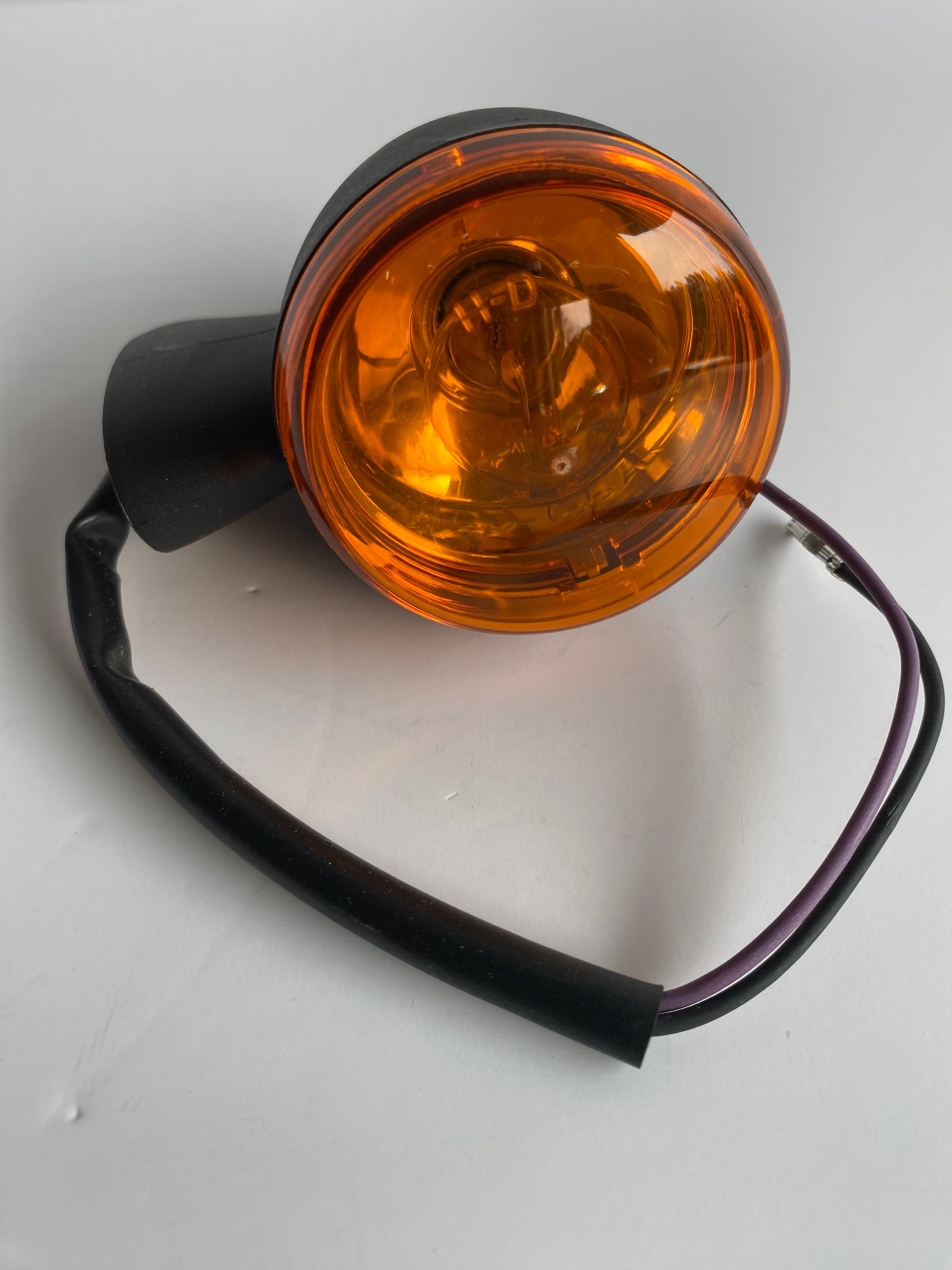 Harley Davidson Mattschwarzer hinterer Blinker OEM-Referenz: 68984-01