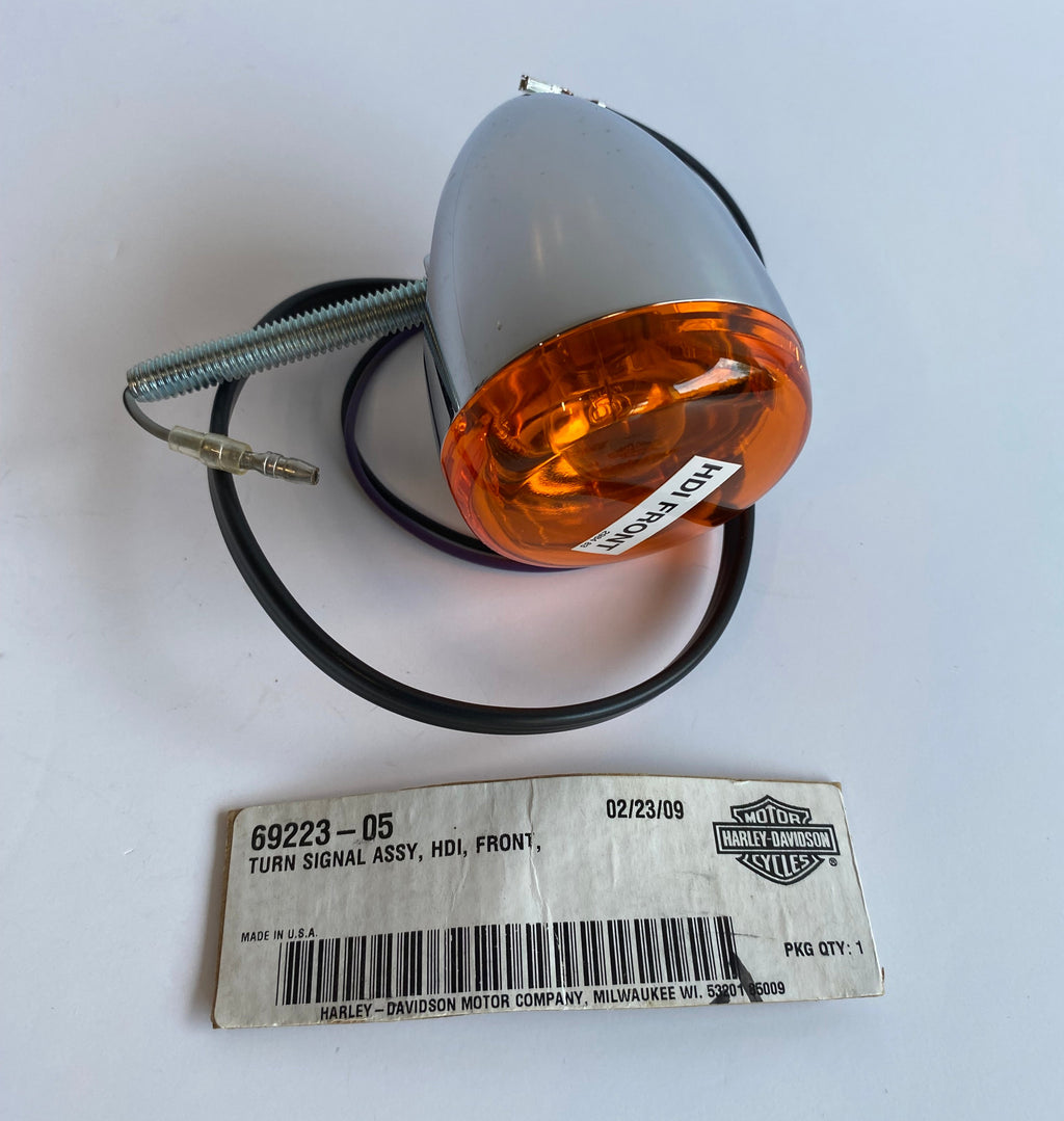 Harley Davidson Softail Deluxe Front Turn Signal OEM REF: 69223-05
