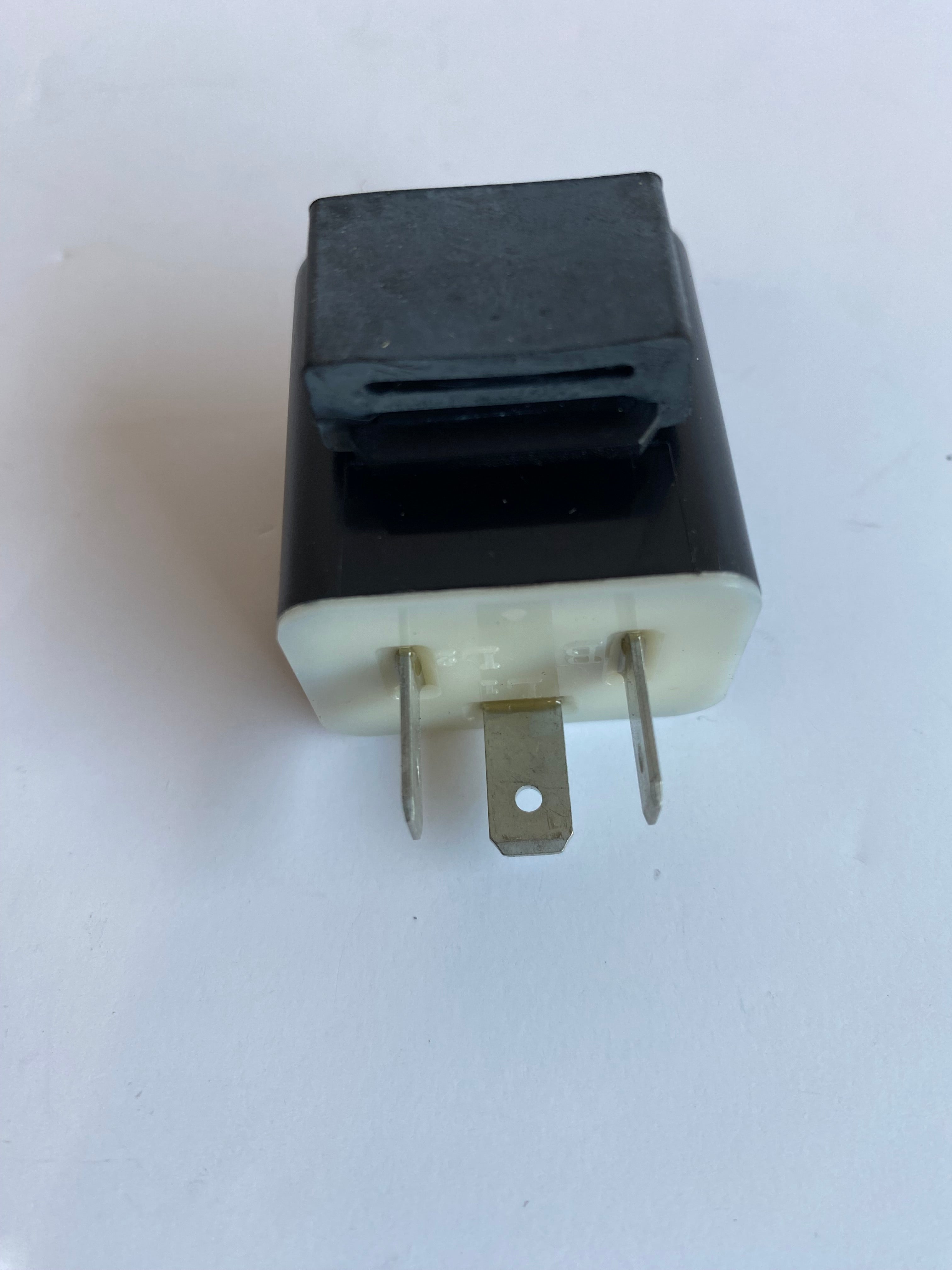 Relais pour passing lamp Police Harley Davidson REF OEM : 68563-04