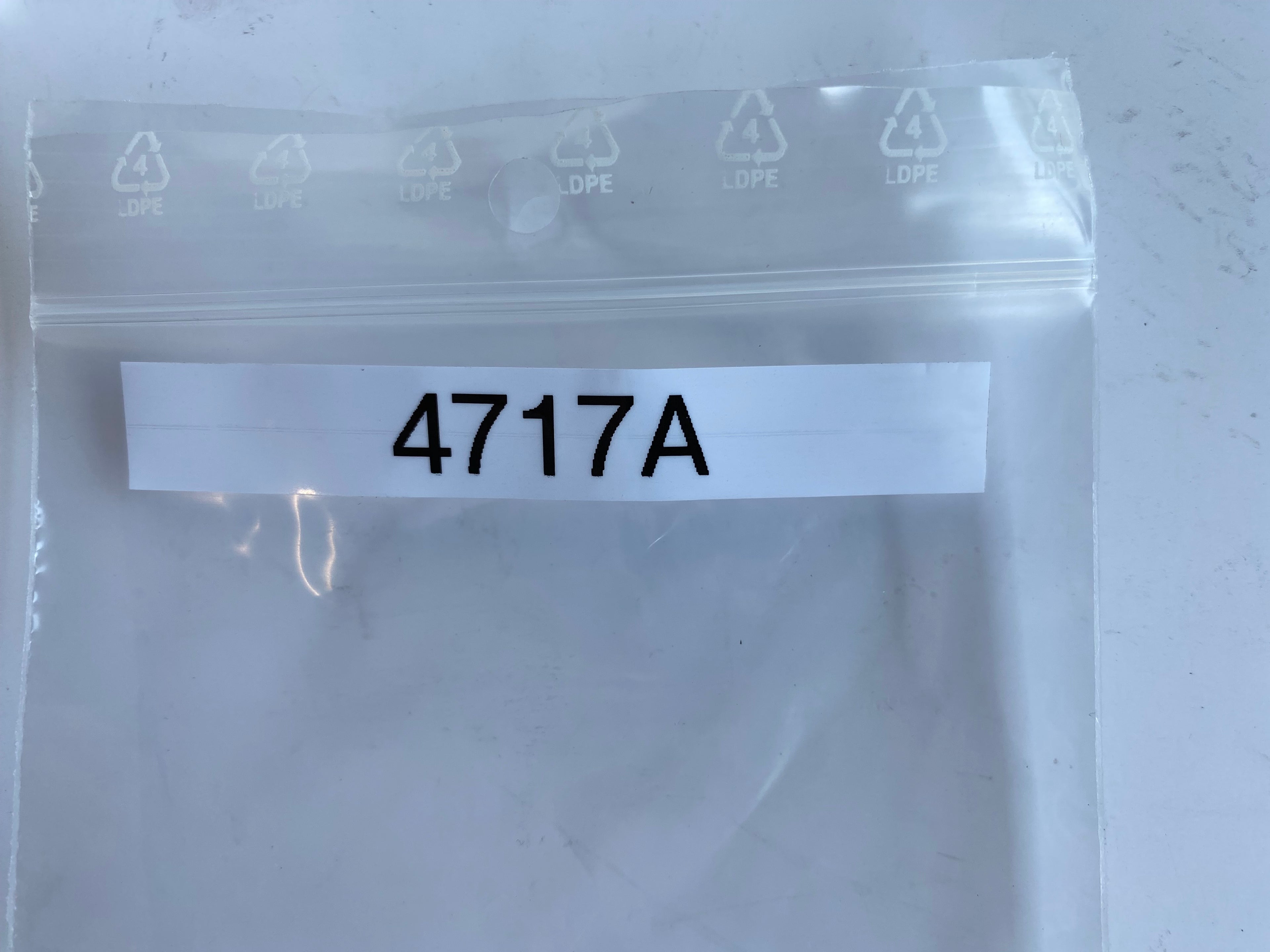 Vis BTR 1/4-20 X 2-1/4" Harley Davidson REF OEM 4717A