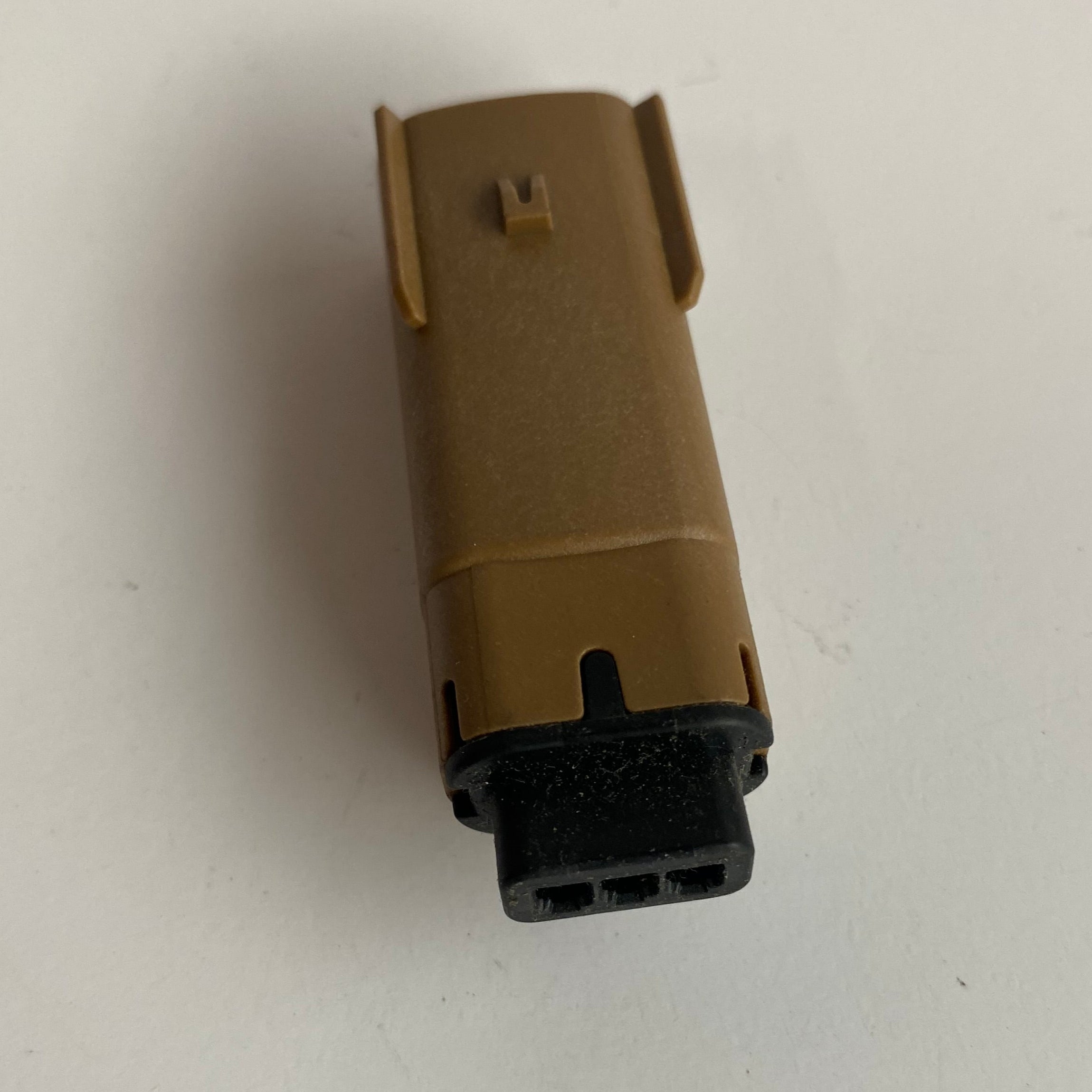 Brown molex plug 3 pins VROD Harley Davidson REF OEM 72541-07BN
