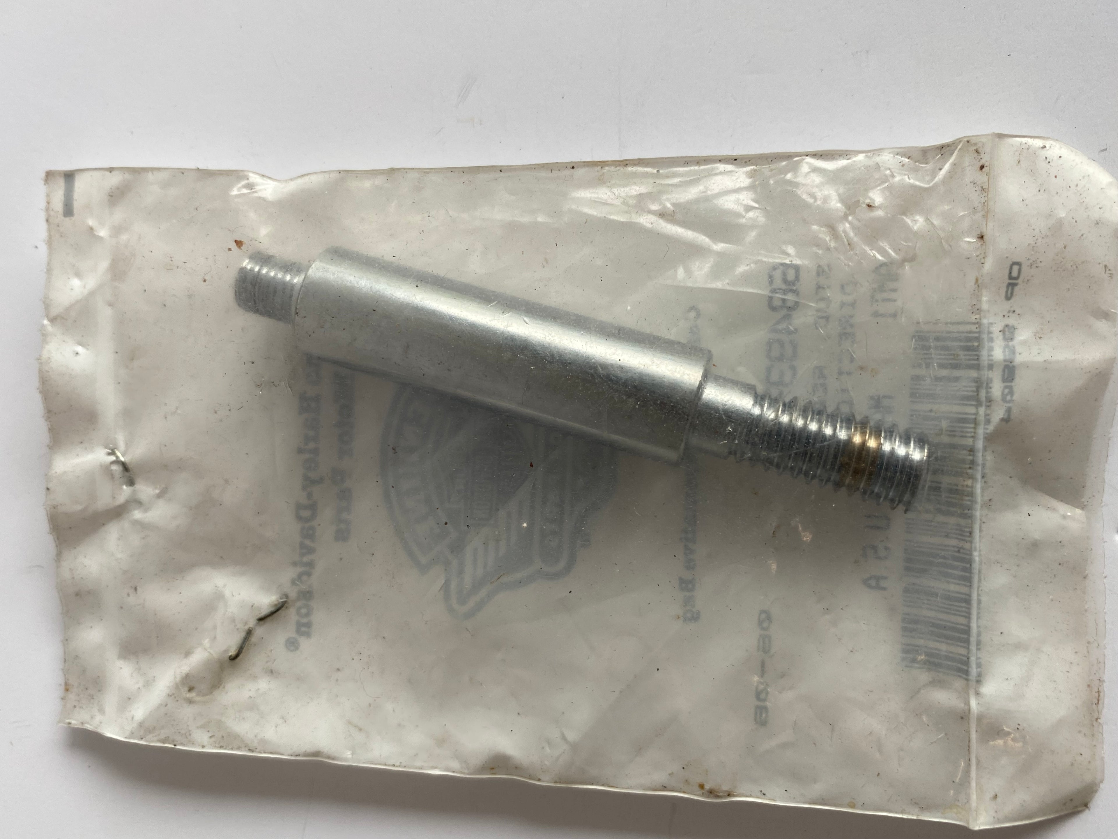 Goujon fileté chromé pour clignotant arrière FXR Harley Davidson REF OEM : 68493-87