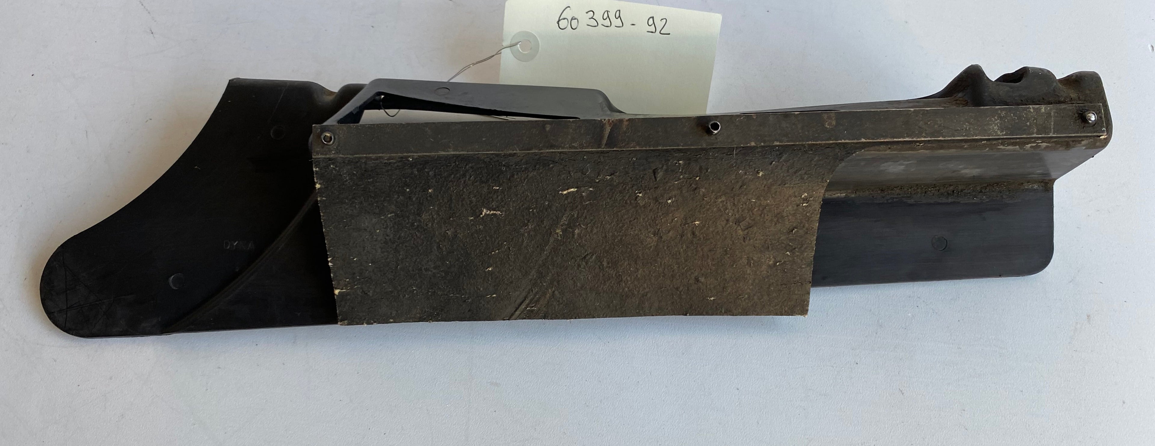 Pare courroie inférieur Dyna Harley Davidson REF OEM 60399-92