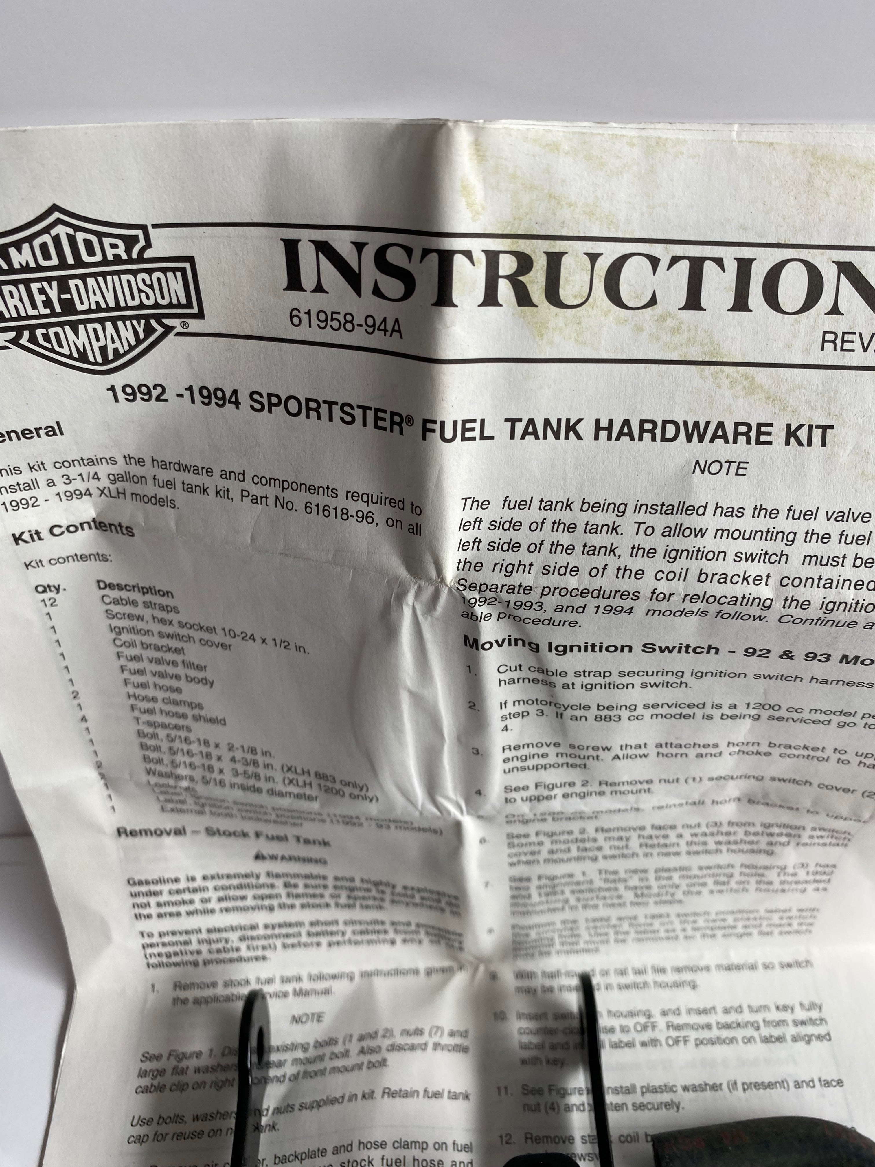 Kit d'installation réservoir Sportster Harley Davidson REF OEM : 61958-94A