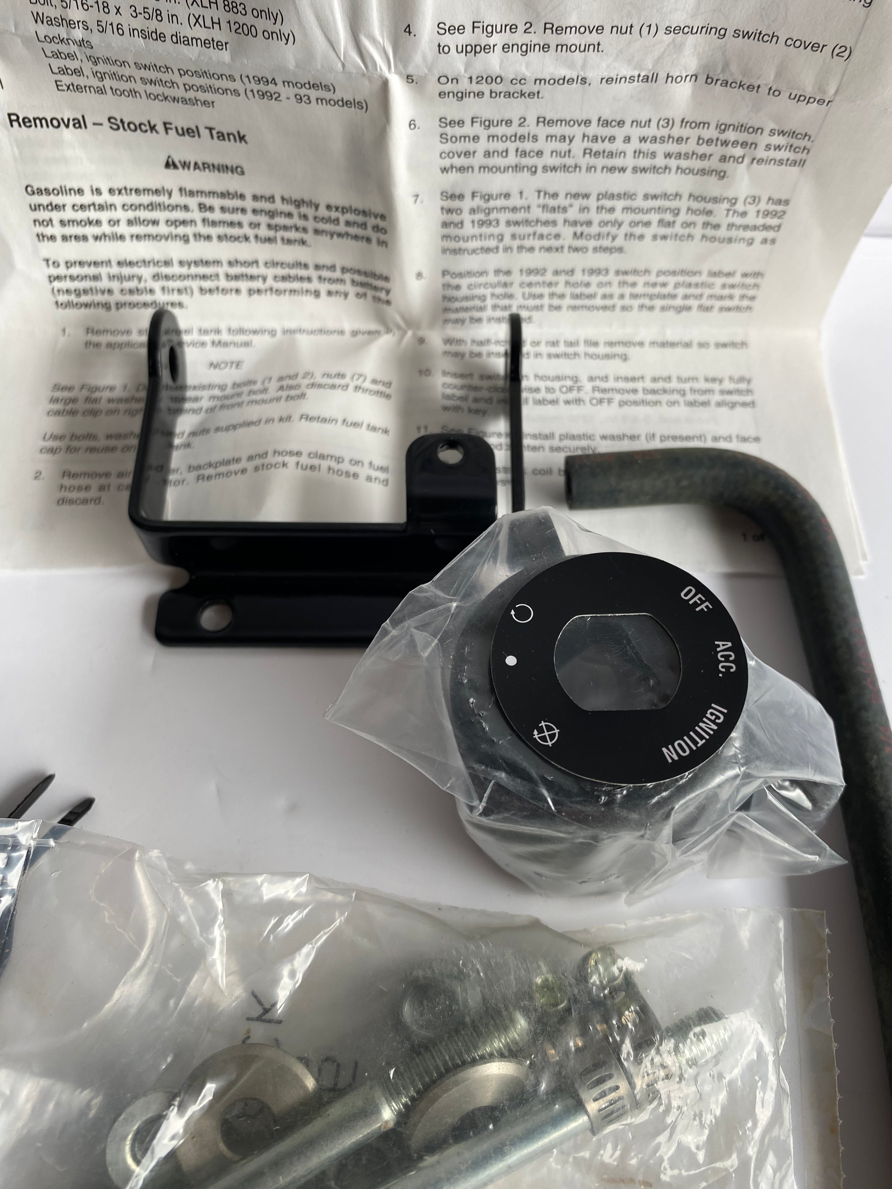 Kit d'installation réservoir Sportster Harley Davidson REF OEM : 61958-94A