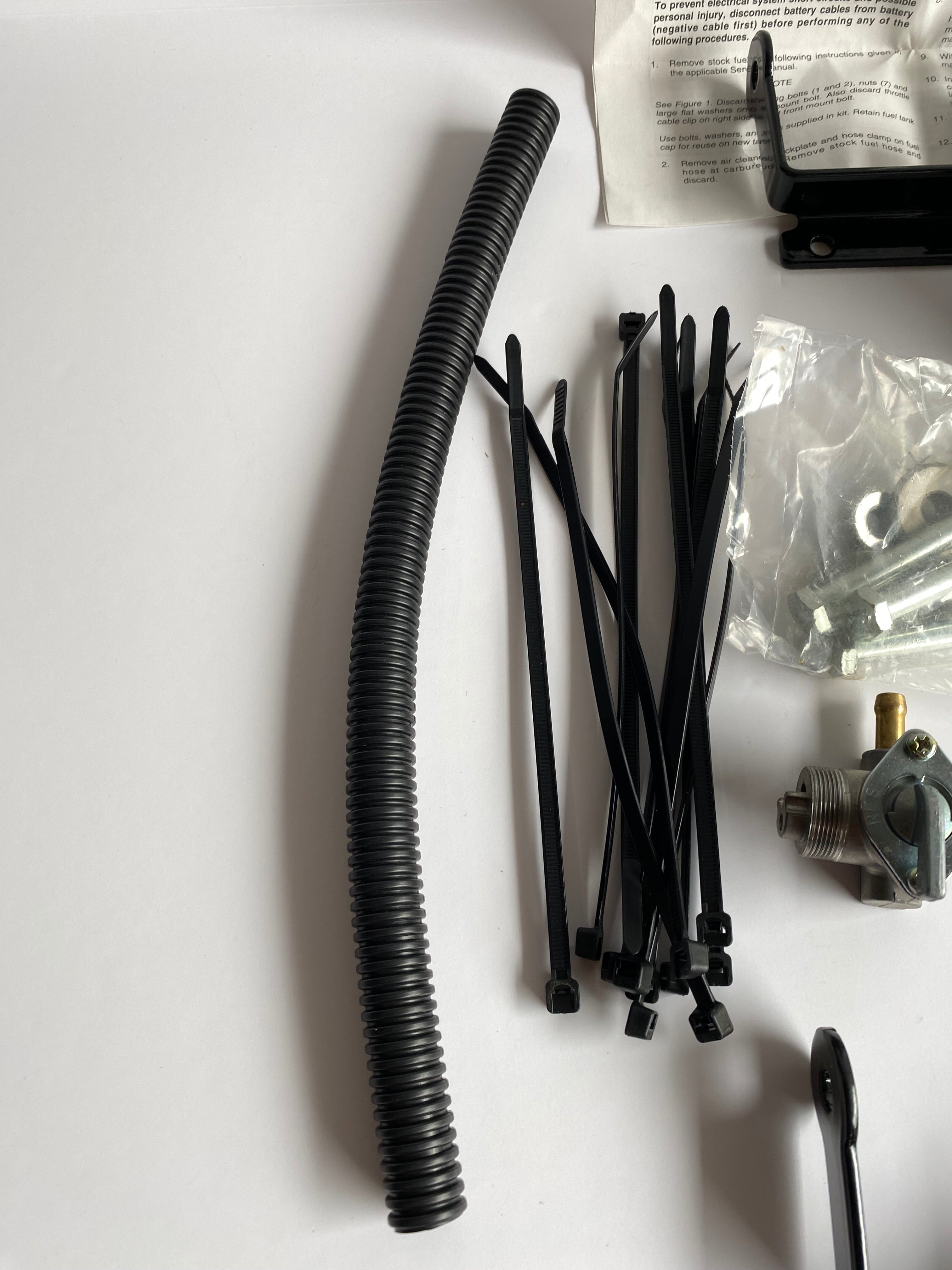 Kit d'installation réservoir Sportster Harley Davidson REF OEM : 61958-94A