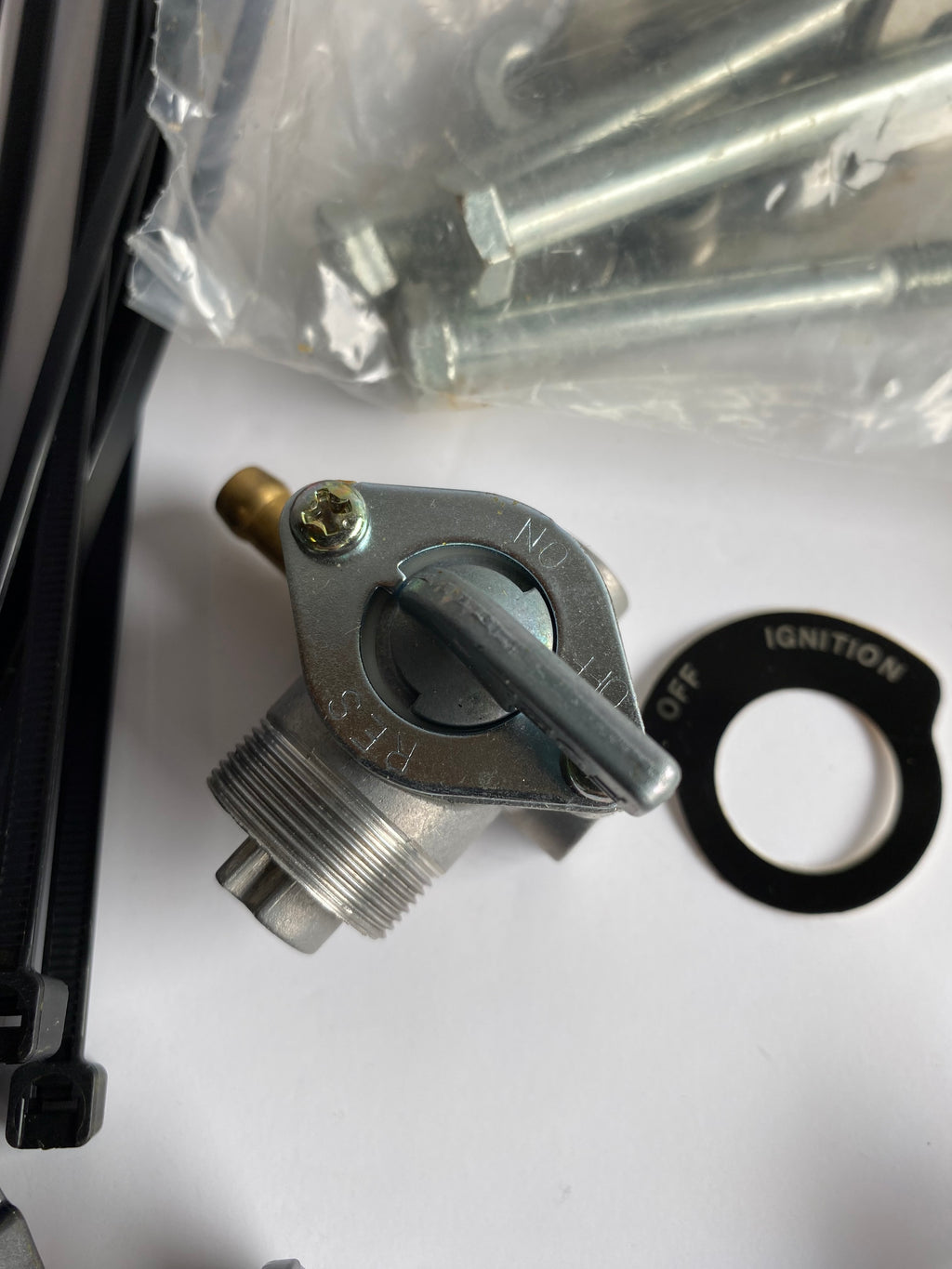 Kit d'installation réservoir Sportster Harley Davidson REF OEM : 61958-94A
