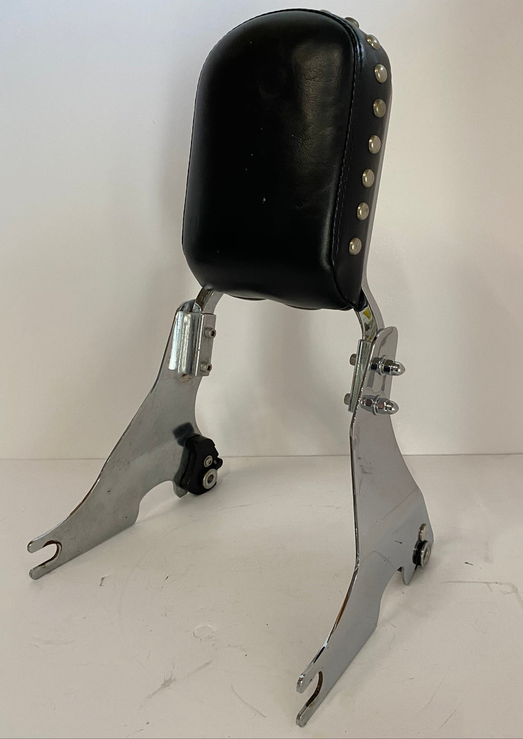 Sissy bar détachable Sportster Harley Davidson REF 53913-04 et 52735-85