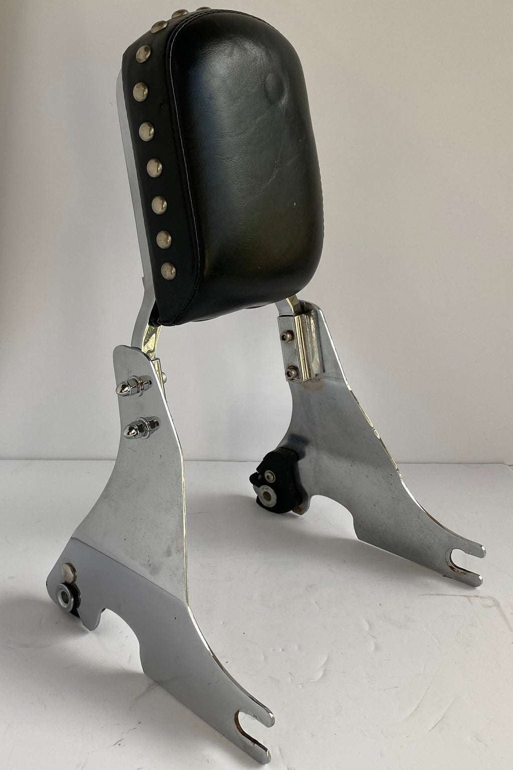 Sissy bar détachable Sportster Harley Davidson REF 53913-04 et 52735-85