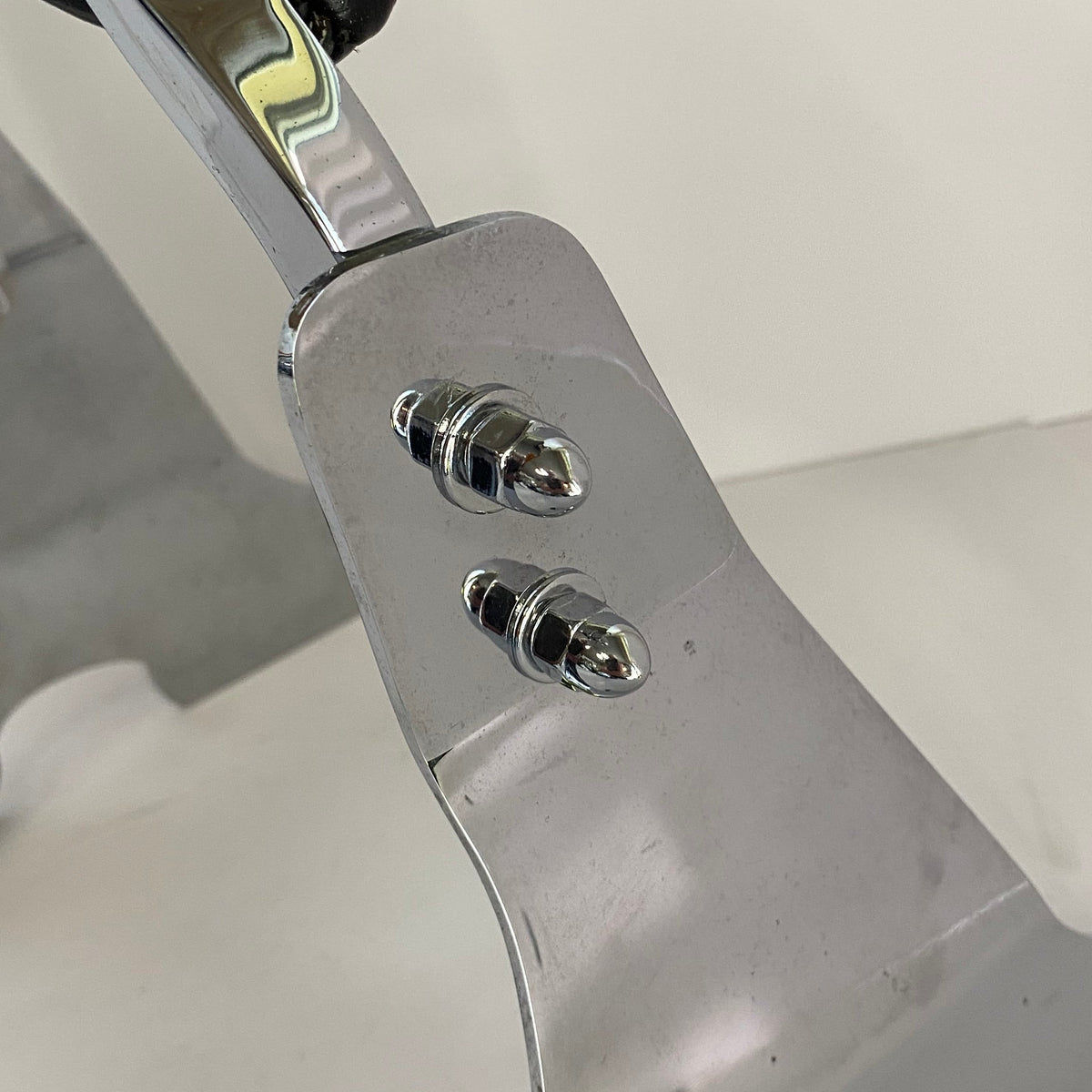 Sissy bar détachable Sportster Harley Davidson REF 53913-04 et 52735-85