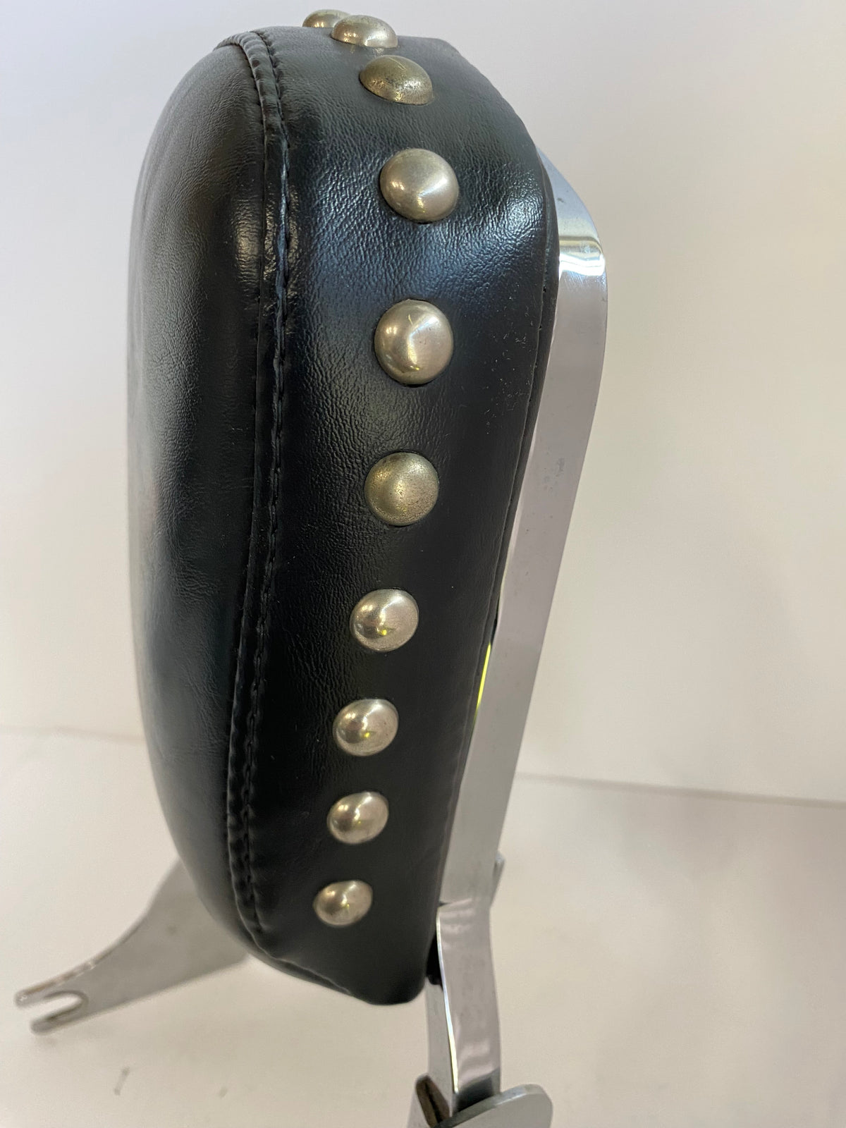Sissy bar détachable Sportster Harley Davidson REF 53913-04 et 52735-85