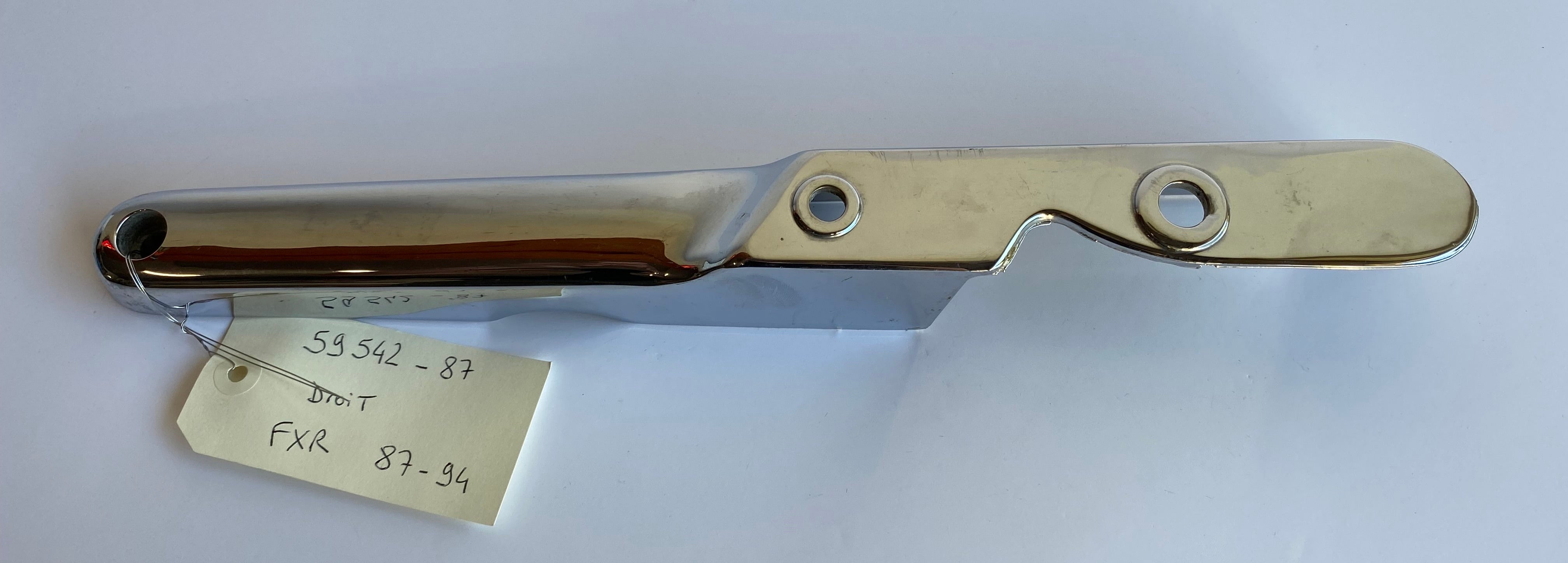 Plaque sabre arrière gauche Sportster Harley Davidson REF OEM 68857-07 main image 1