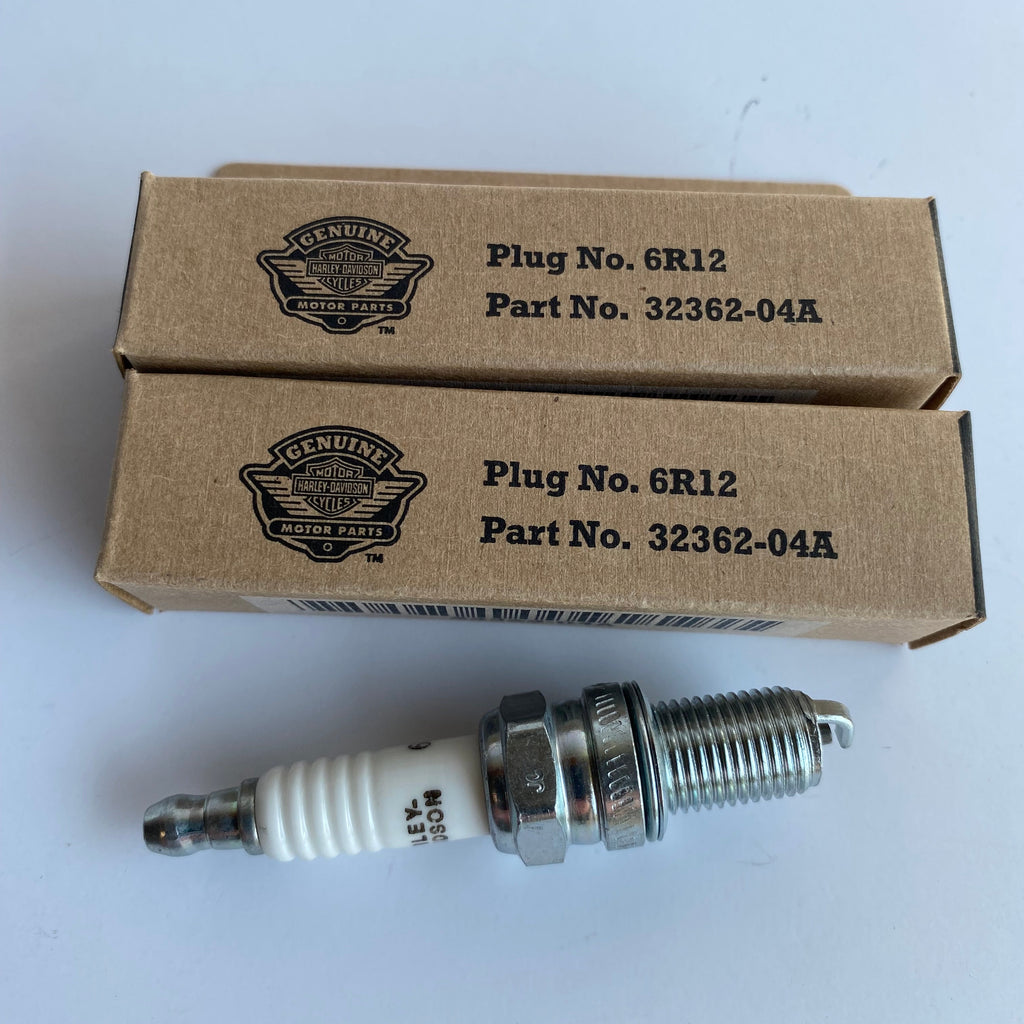 Set of 2 spark plugs 6R12 Harley Davidson REF OEM 32362-04A