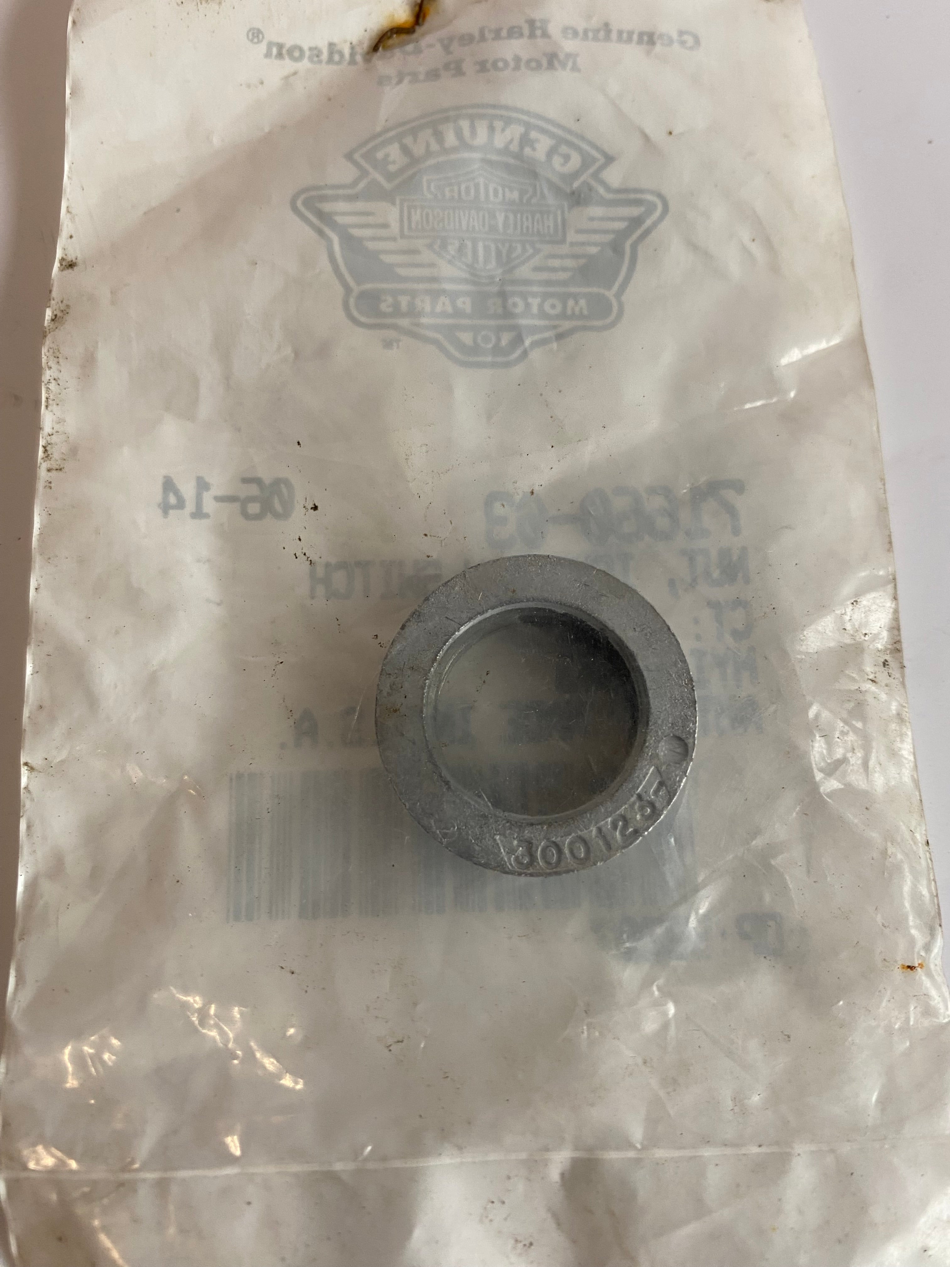 Ecrou de contacteur à clé Touring Harley Davidson REF OEM 71660-03