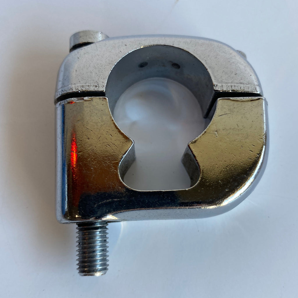 Support de clignotant avant guidon Harley Davidson REF OEM 68487-82A