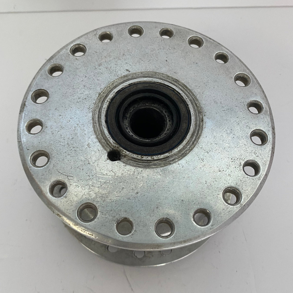 Moyeu avant à rayons Sportster 1973 Harley Davidson REF OEM 43600-73