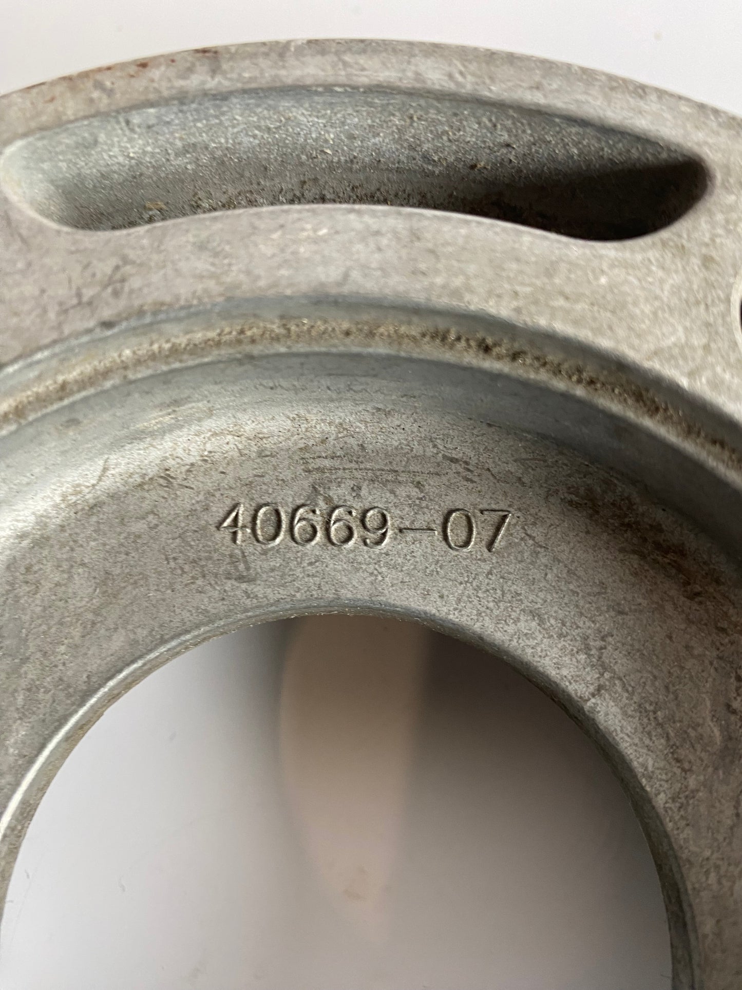 Support compensateur de poulie secondaire Harley Davidson REF OEM 40669607