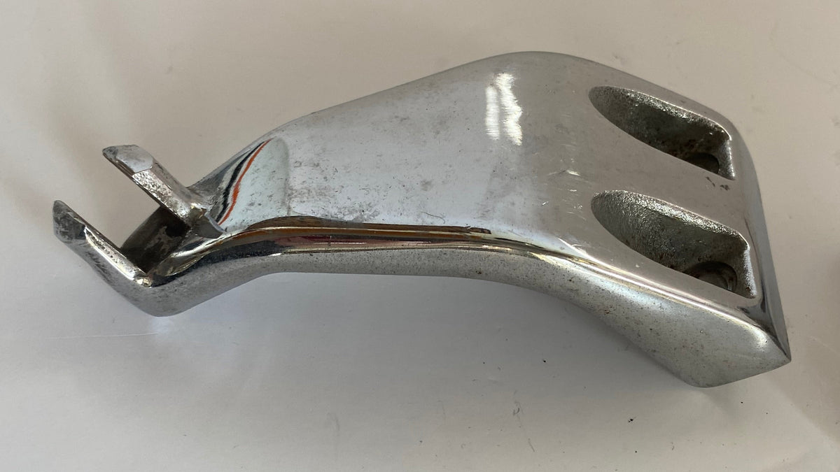 Jeu de supports de cale pieds médianes Dyna Harley Davidson REF OEM 50639-90A & 50649-90