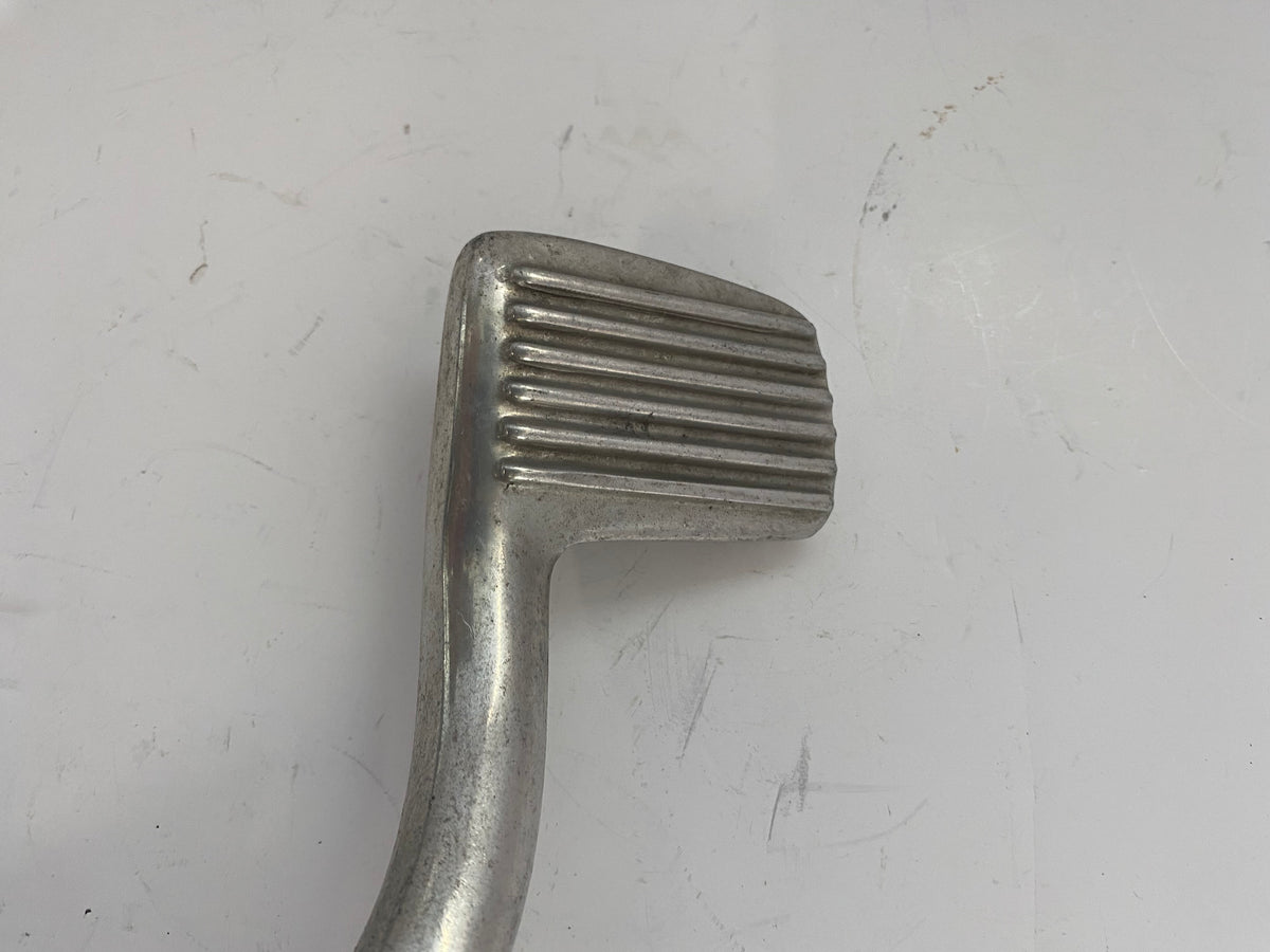 Jeu de supports de cale pieds médianes Dyna Harley Davidson REF OEM 50639-90A & 50649-90