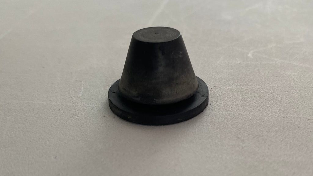 Œillet fixation cache latéral Harley Davidson REF OEM 11491A