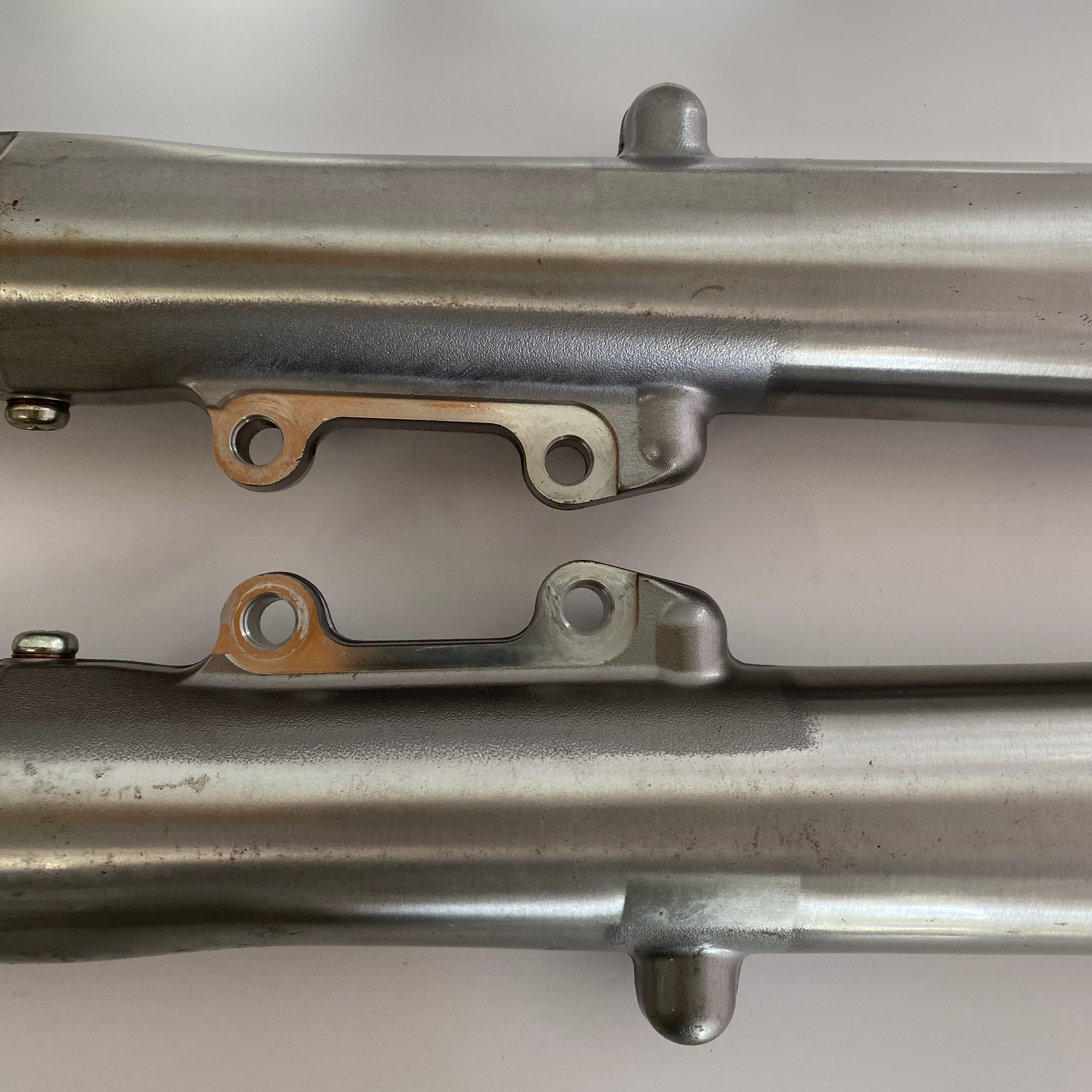 Jeu de fourreaux de fourche Touring Harley Davidson REF OEM 46497-02A / 46537-02A