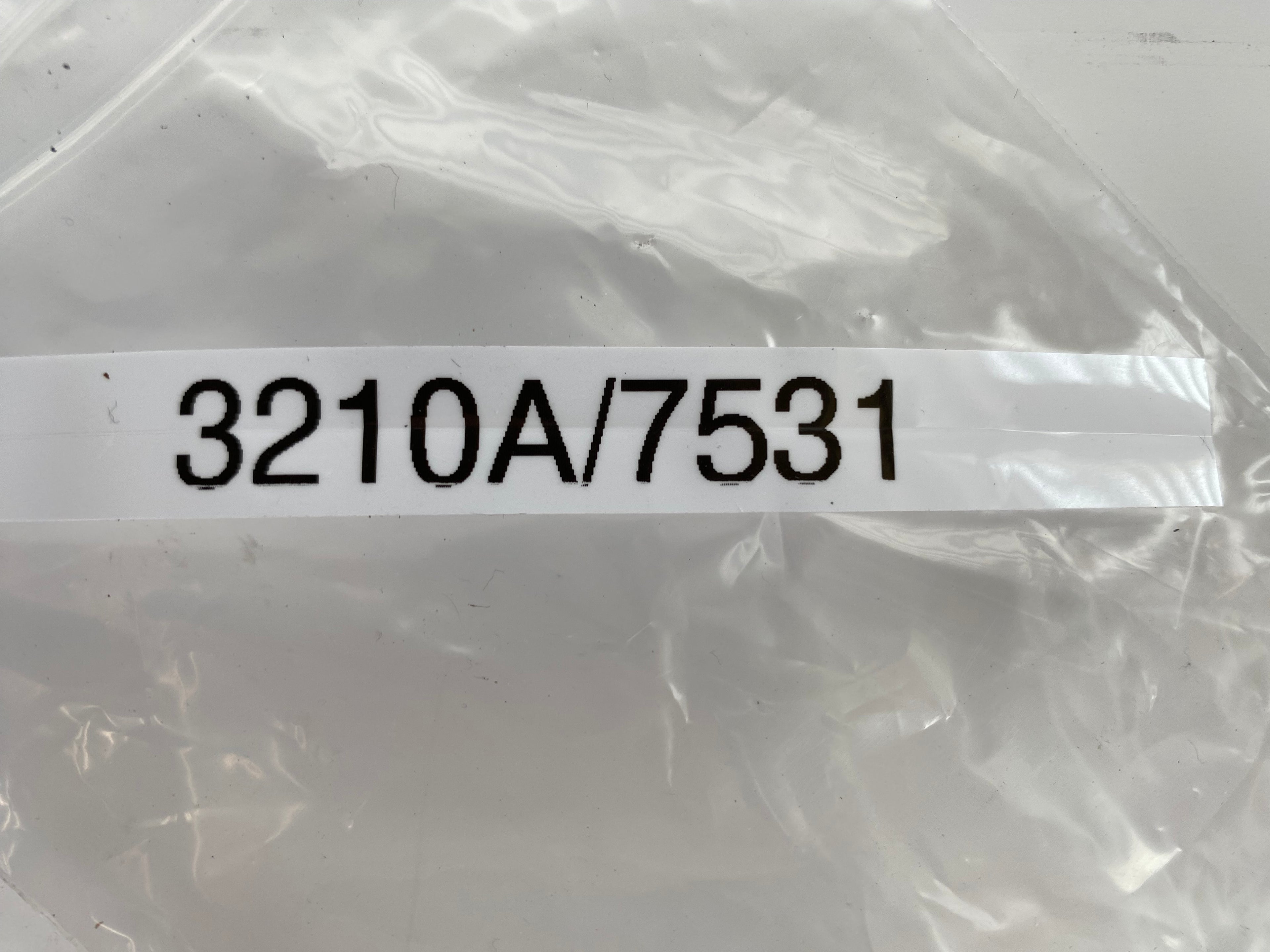Jeu de 4 vis BTR garde boue avant Harley Davidson REF OEM 3210A & 7531