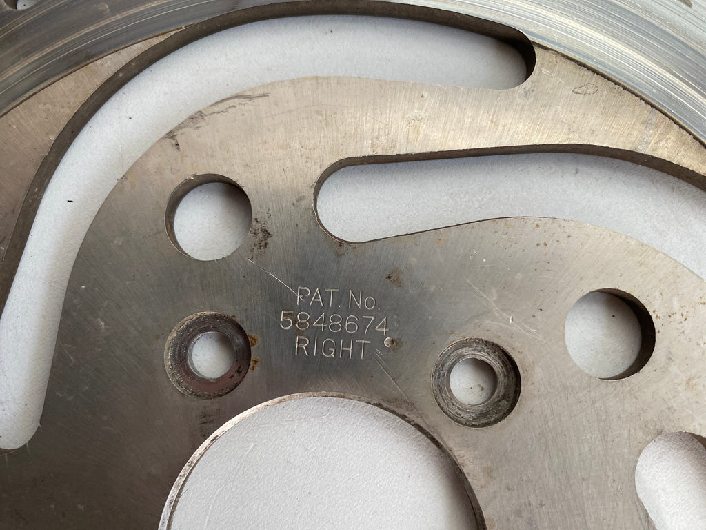 Jeu de 2 disques de frein avant droit et gauche Harley Davidson REF OEM 44136-00 & 44156-00