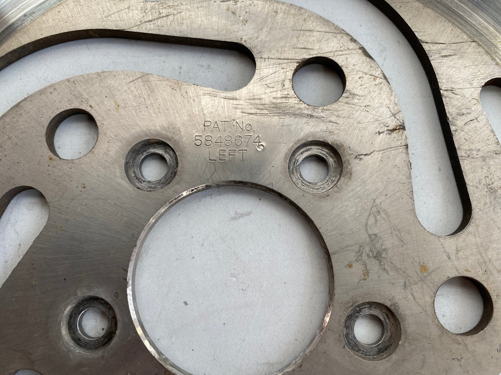 Jeu de 2 disques de frein avant droit et gauche Harley Davidson REF OEM 44136-00 & 44156-00