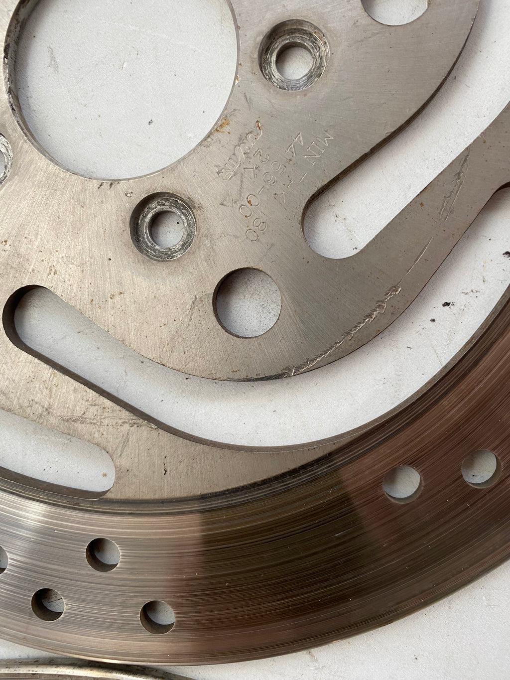 Jeu de 2 disques de frein avant droit et gauche Harley Davidson REF OEM 44136-00 & 44156-00