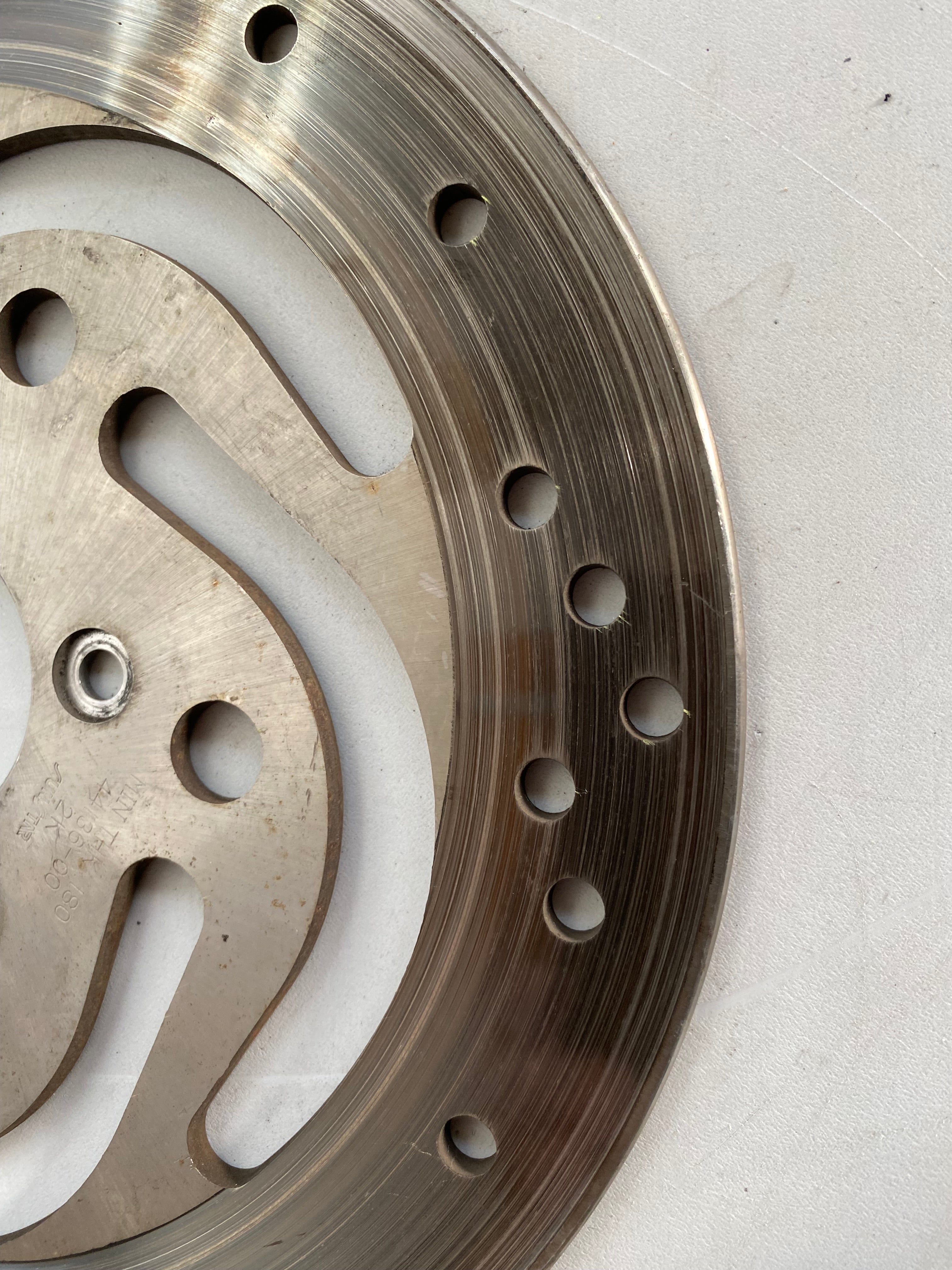 Jeu de 2 disques de frein avant droit et gauche Harley Davidson REF OEM 44136-00 & 44156-00