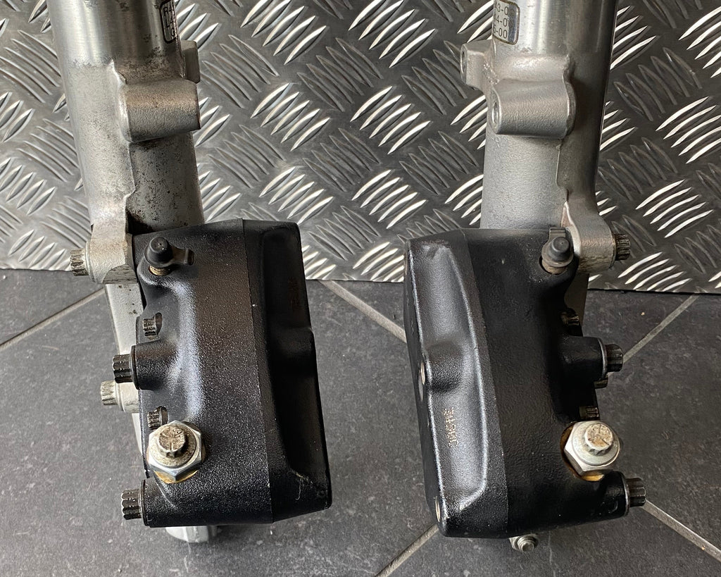 Harley Davidson Sportster oder Dyna 39 mm Gabel verstellbar Doppelbremse REF OEM 45943-00 & 45944-00