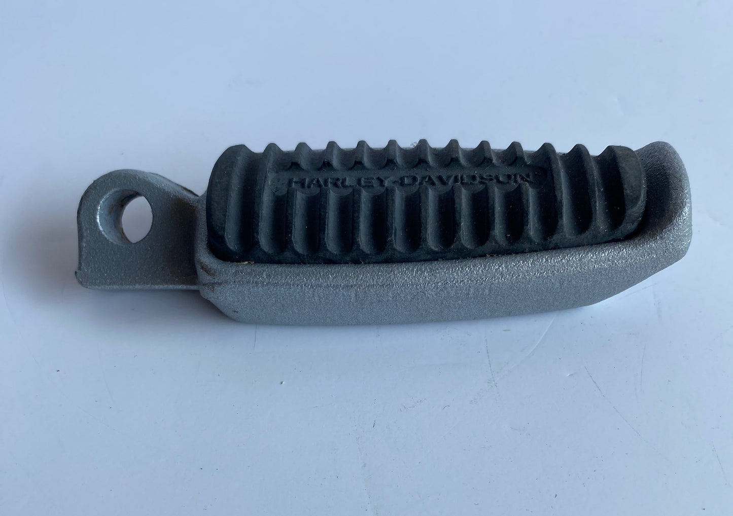 Cale pied droit gris Vrod Harley Davidson REF OEM 33134-06CBA