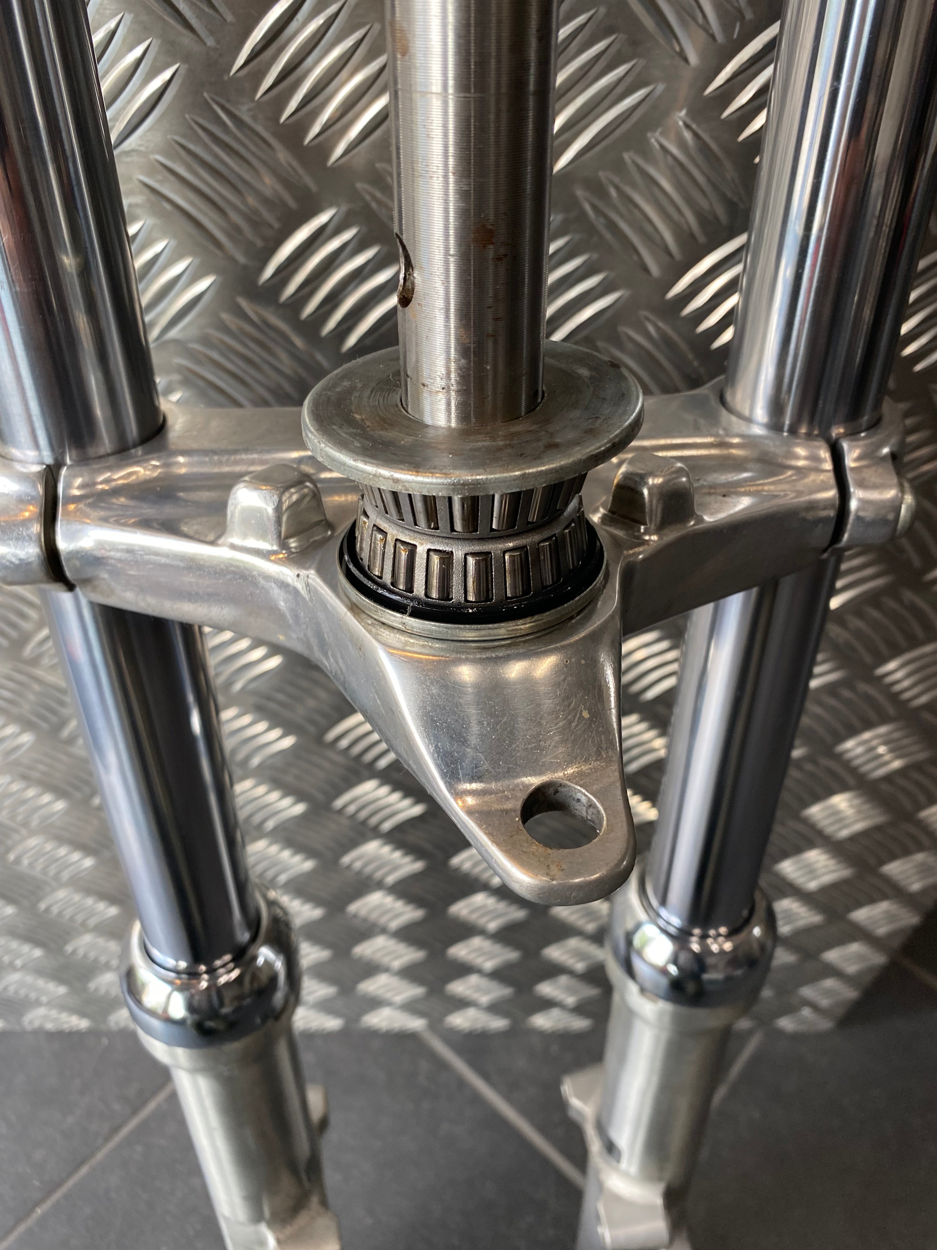 Fourche 39 mm réglables dual brake Sportster ou Dyna Harley Davidson REF OEM  45943-00 & 45944-00