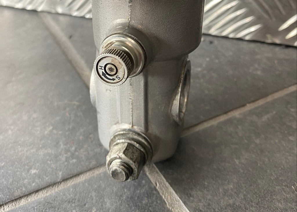 Harley Davidson Sportster oder Dyna 39 mm Gabel verstellbar Doppelbremse REF OEM 45943-00 & 45944-00
